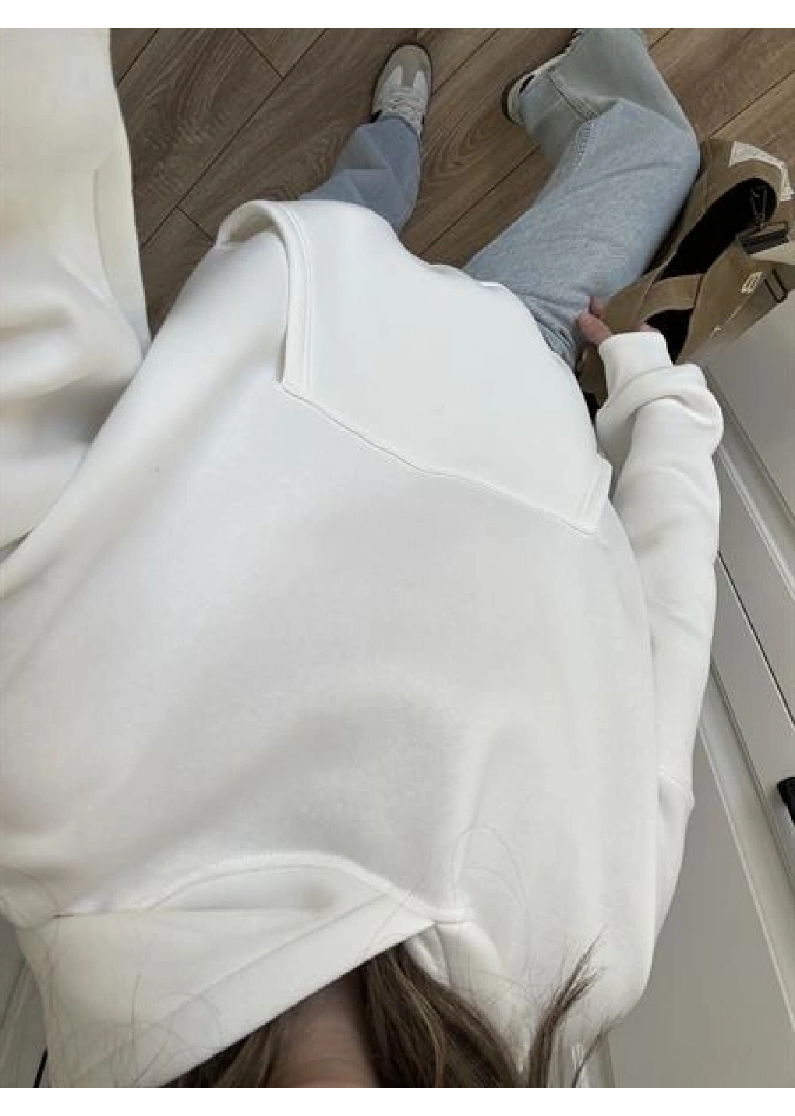 Şardonlu Oversize Beyaz Sweatshirt