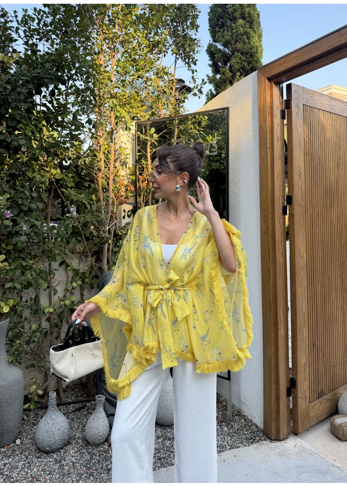 Sarı Desenli Püsküllü Kuşaklı Kimono