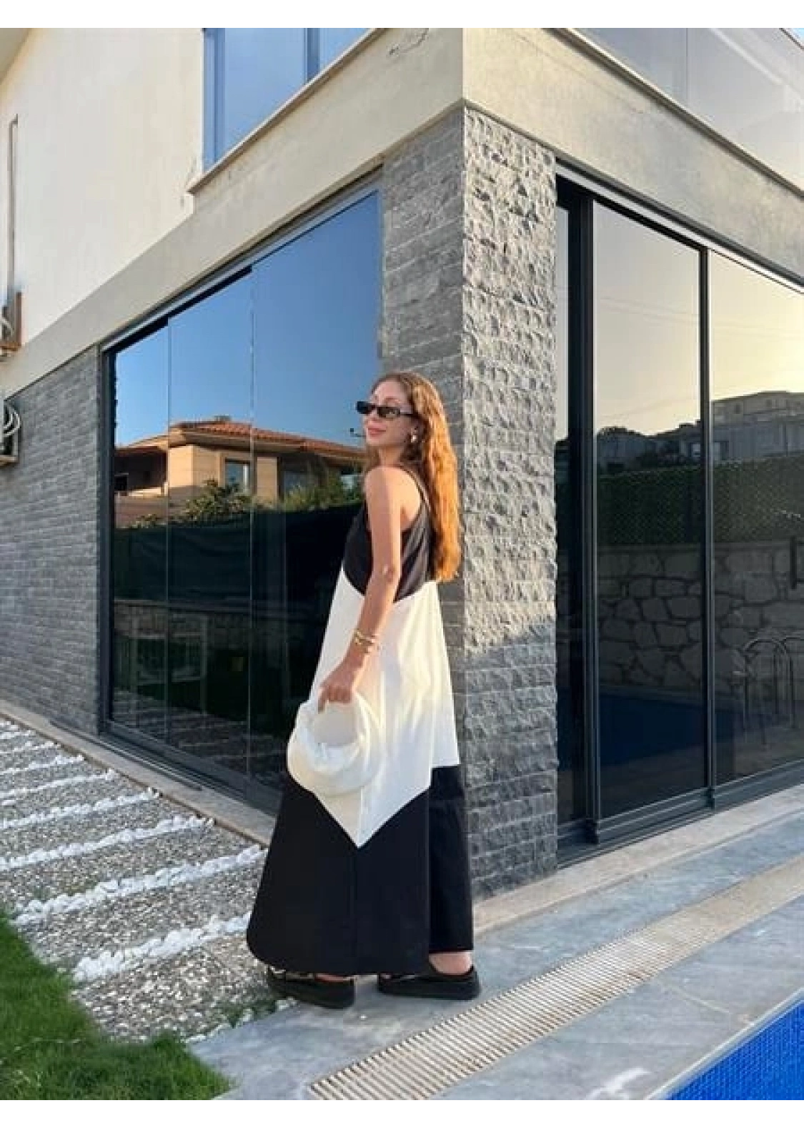 Siyah Beyaz Askılı Poplin Elbise