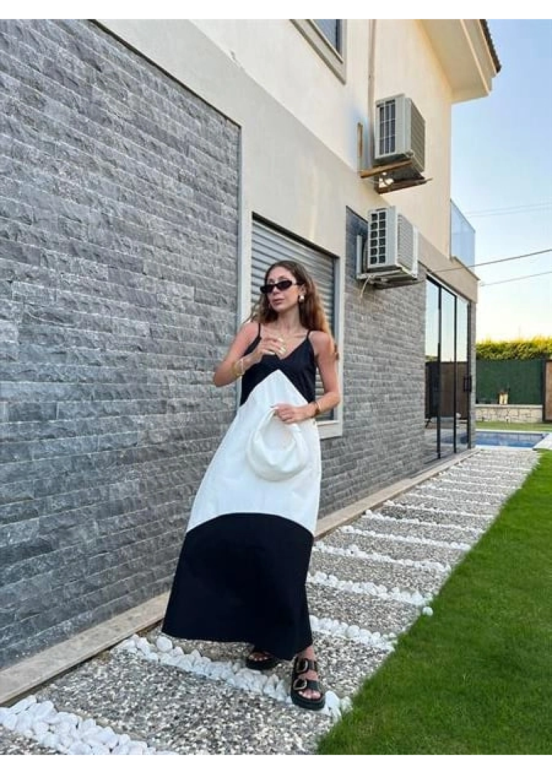 Siyah Beyaz Askılı Poplin Elbise