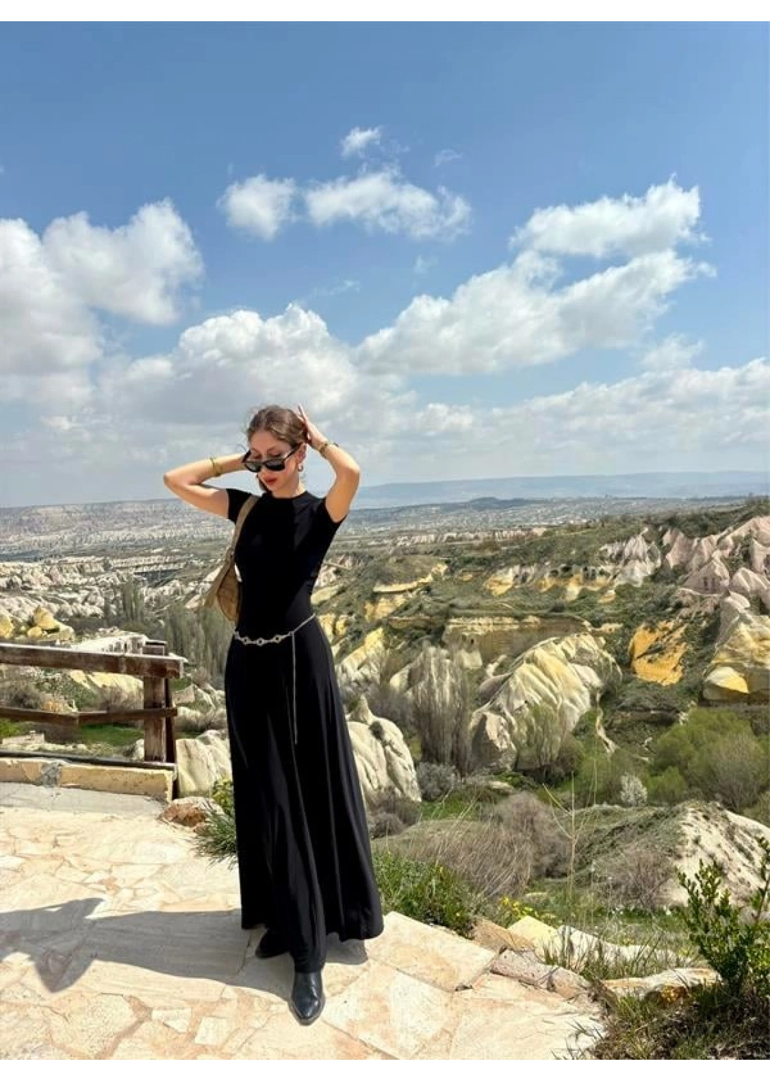 Siyah Geniş Etekli Uzun Basic Elbise