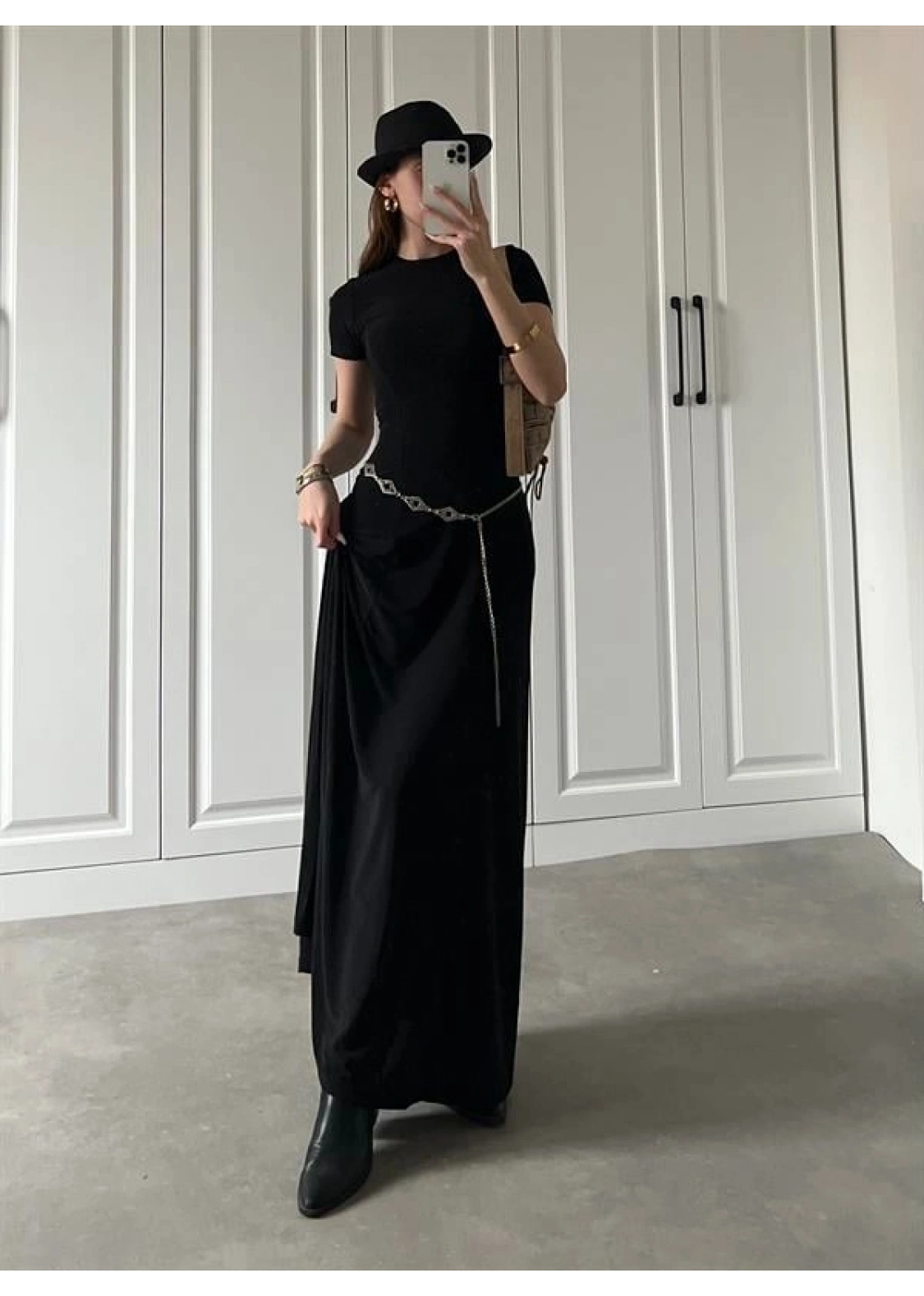 Siyah Geniş Etekli Uzun Basic Elbise