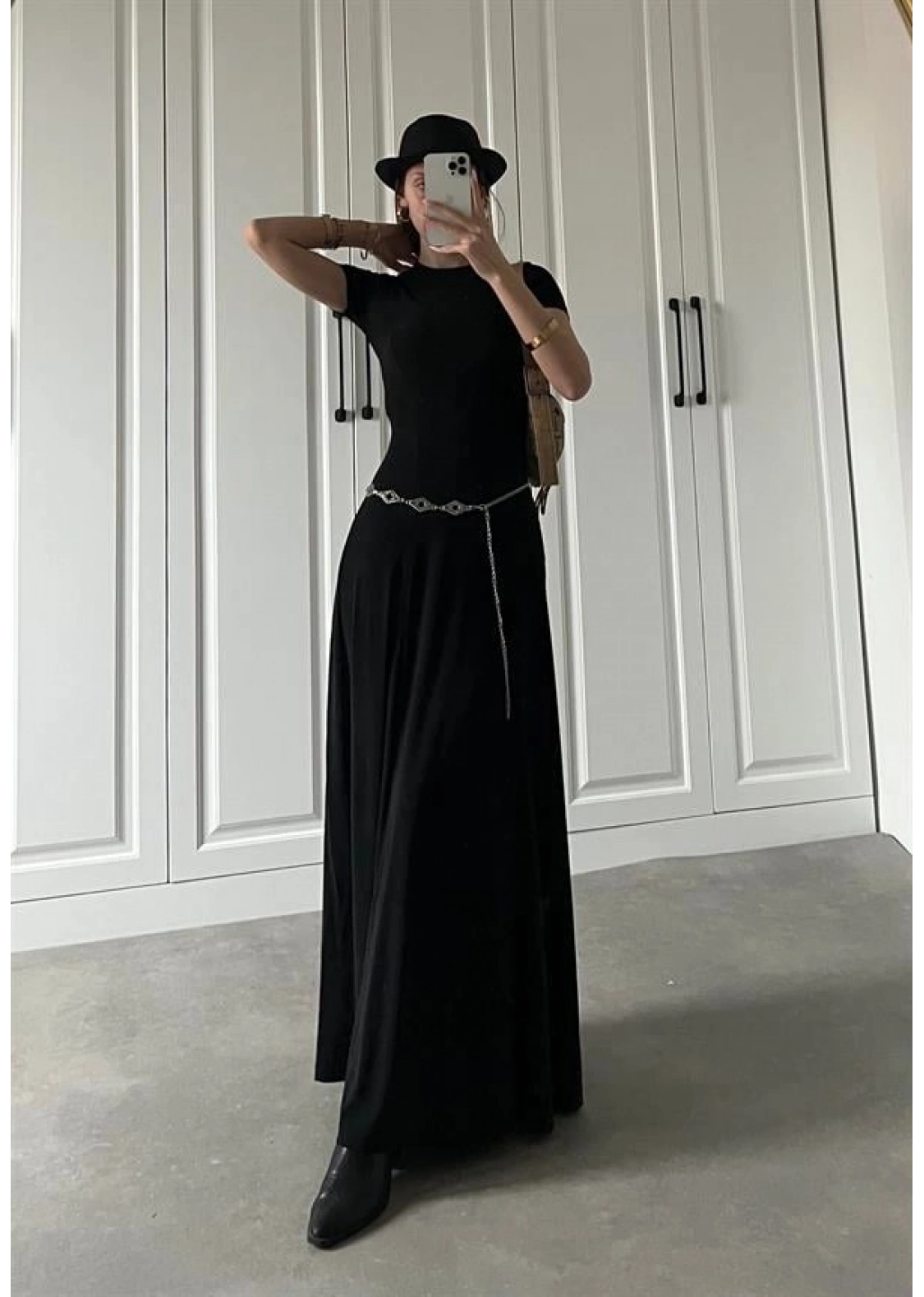 Siyah Geniş Etekli Uzun Basic Elbise