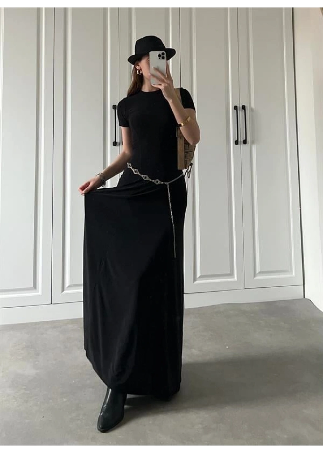 Siyah Geniş Etekli Uzun Basic Elbise