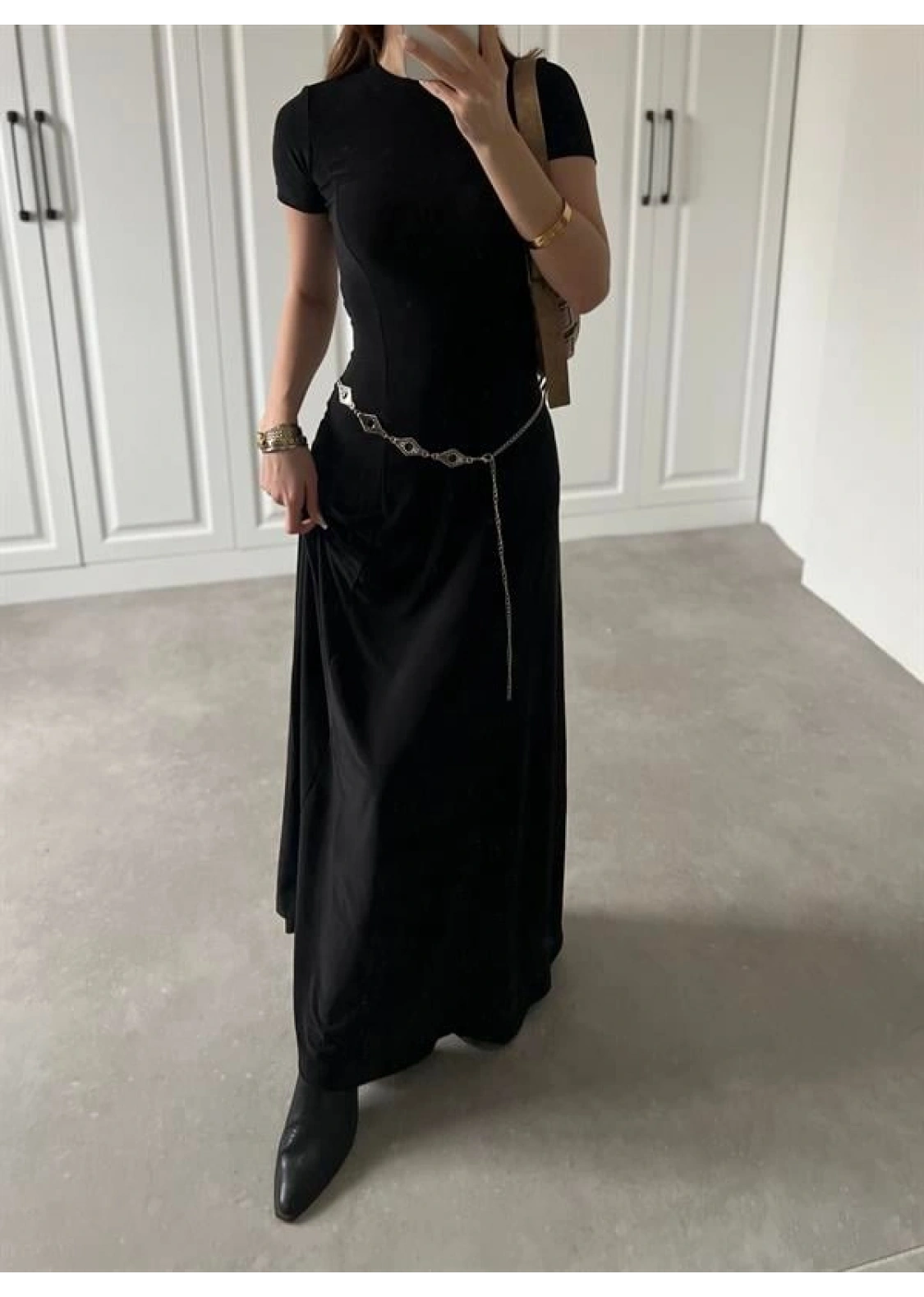 Siyah Geniş Etekli Uzun Basic Elbise