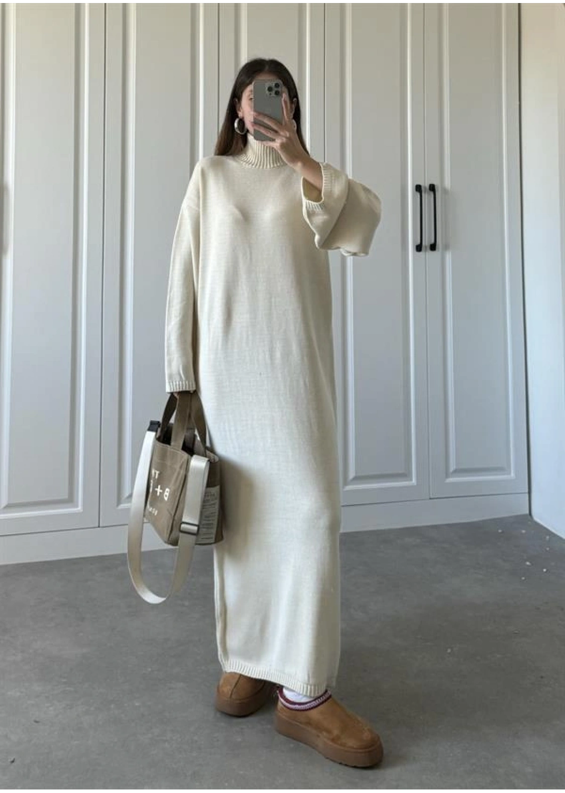 Taş Dik Yaka Oversize Triko Elbise