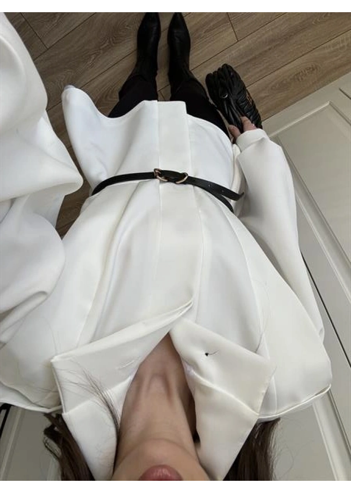 Tasarım Kemerli Duble Beyaz Trenç Ceket