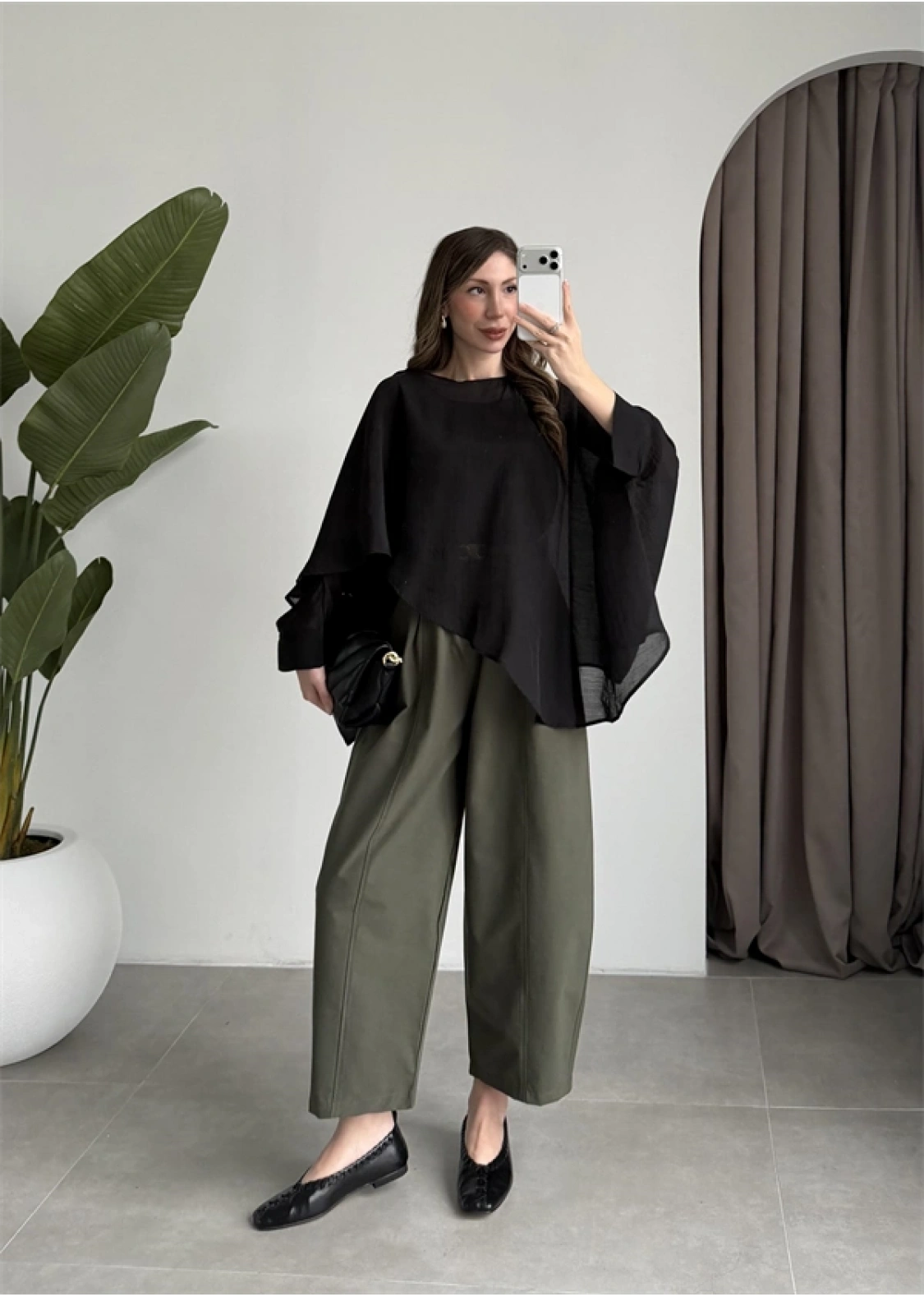 Uçuşan Pelerin Siyah Tül Bluz