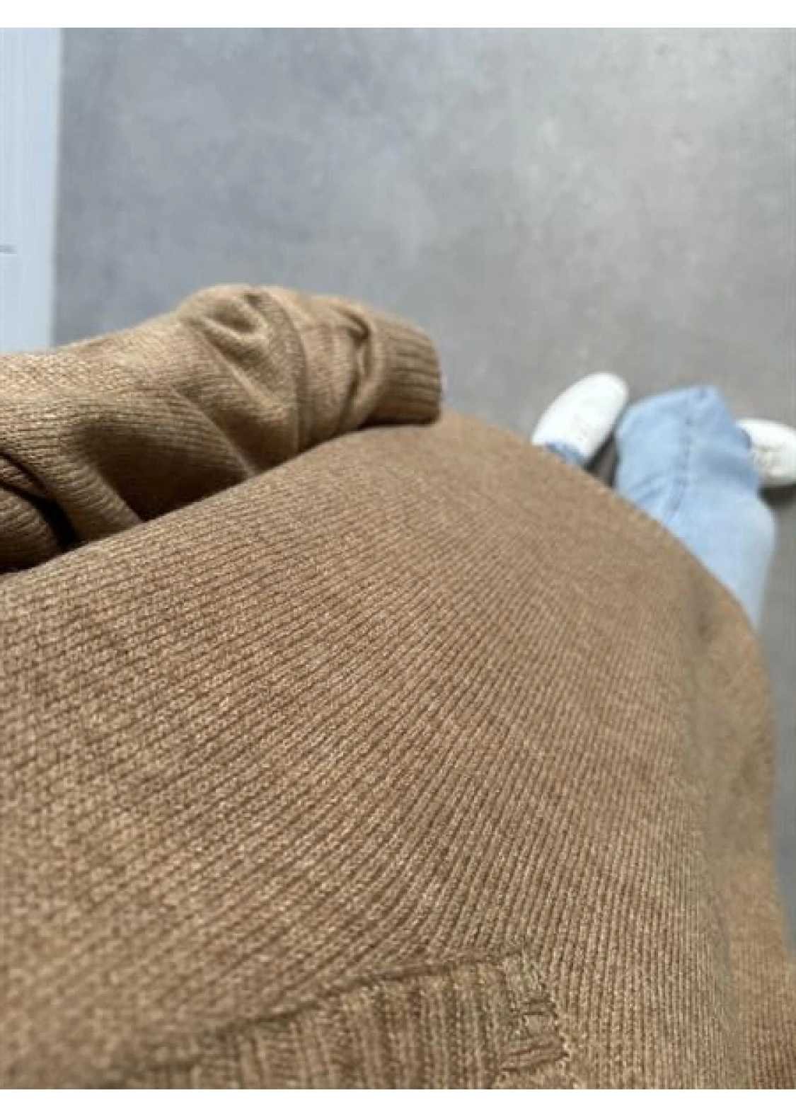 V Yaka Oversize Camel Triko Kazak