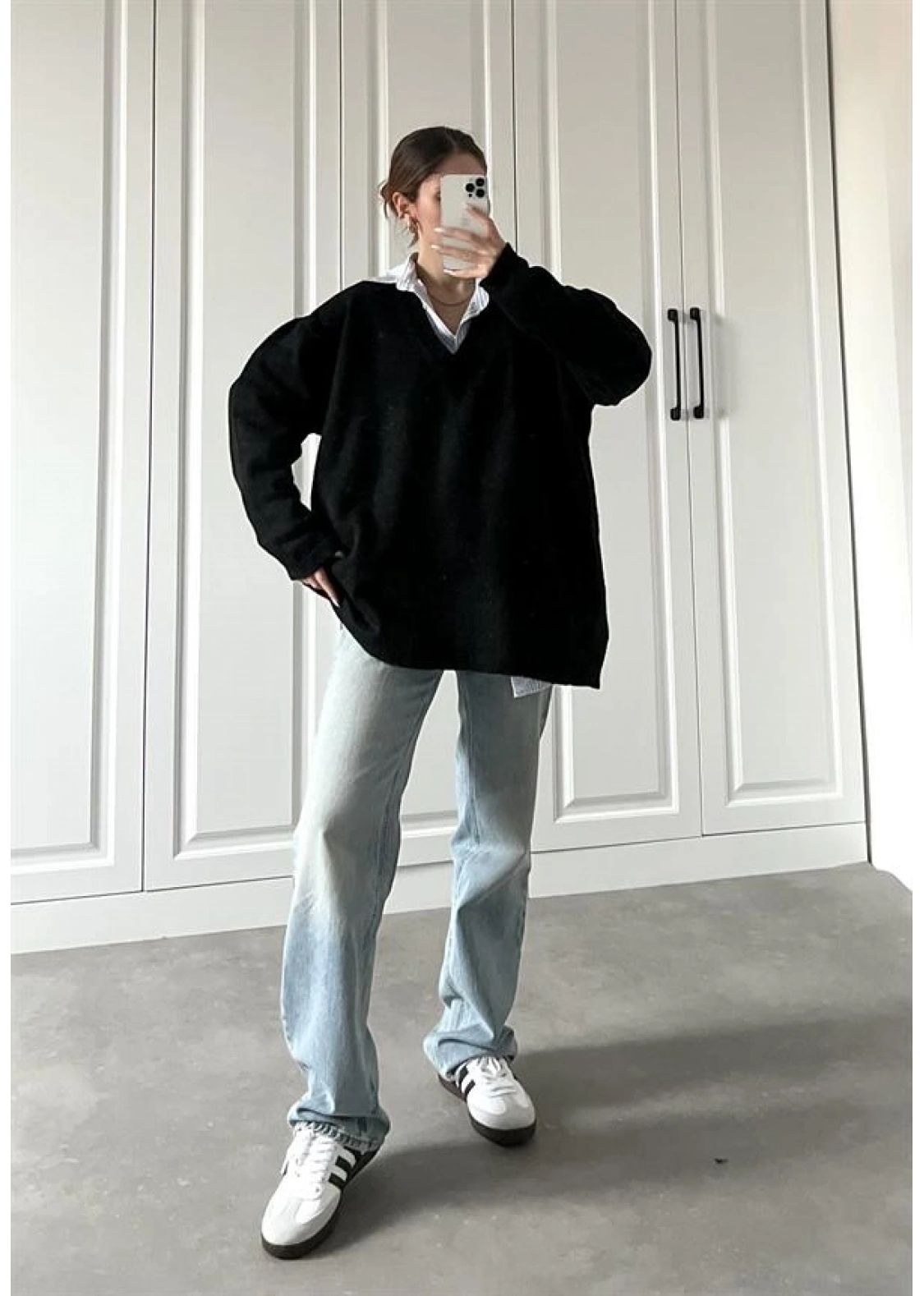 V Yaka Oversize Siyah Basic Kazak