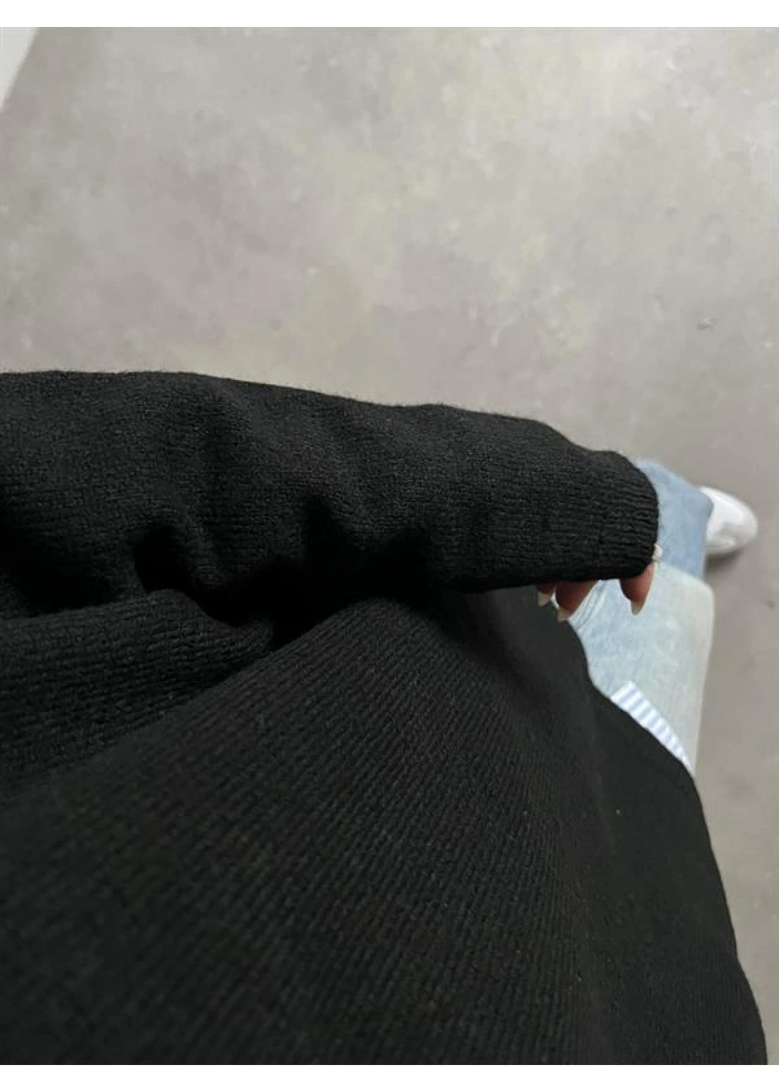 V Yaka Oversize Siyah Basic Kazak