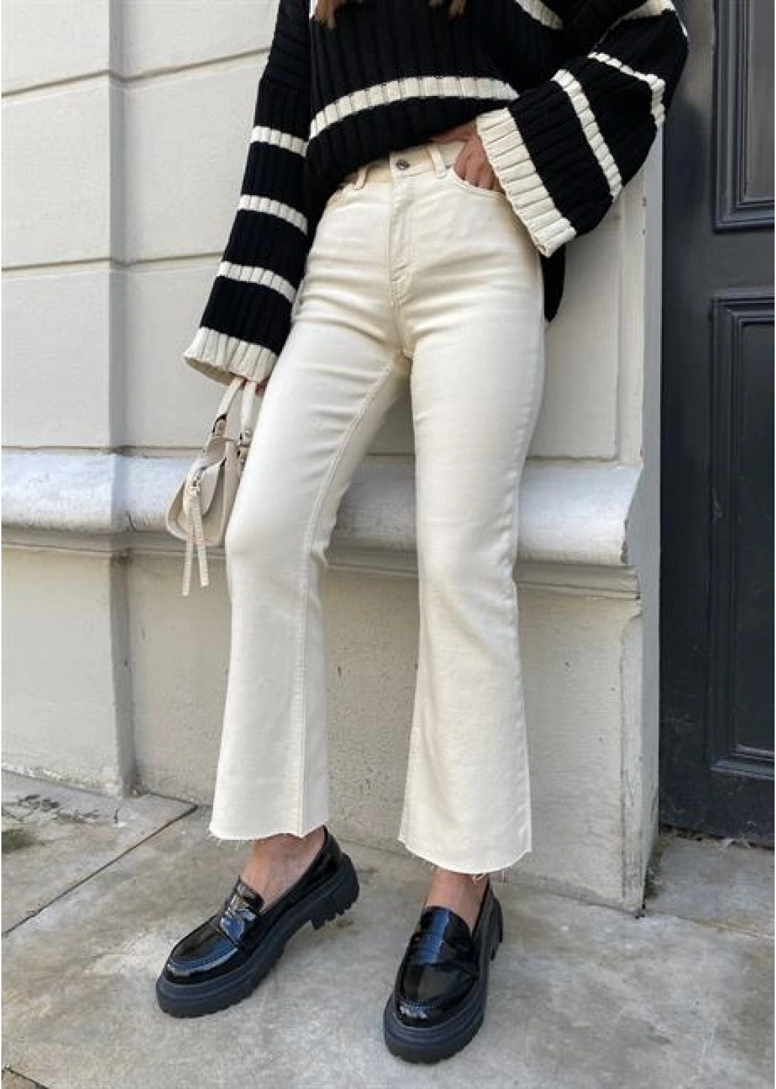ZR MODEL BEJ KESİK PAÇA JEAN