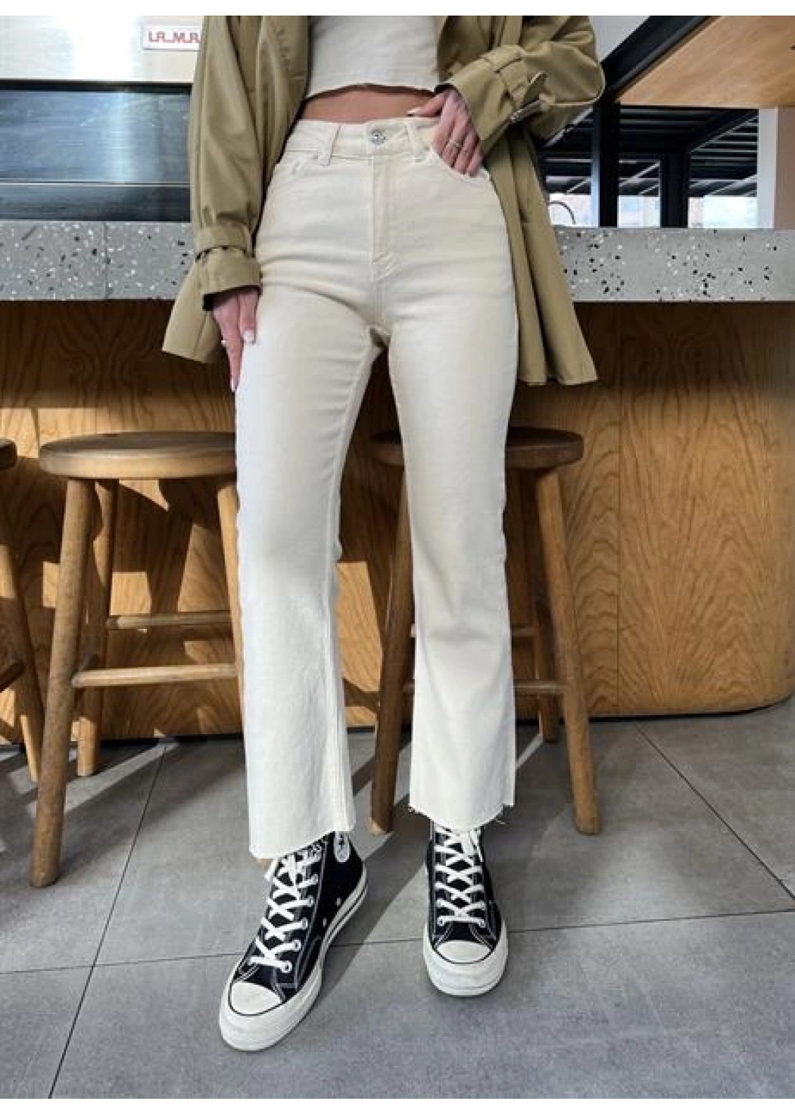 ZR MODEL BEJ KESİK PAÇA JEAN