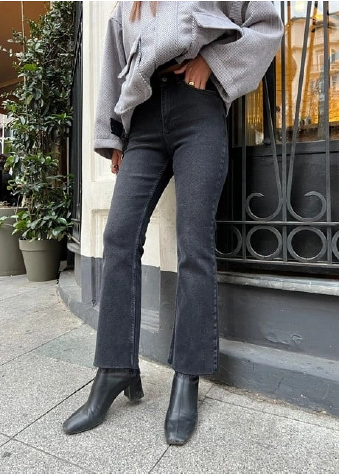ZR MODEL SİYAH KESİK PAÇA JEAN
