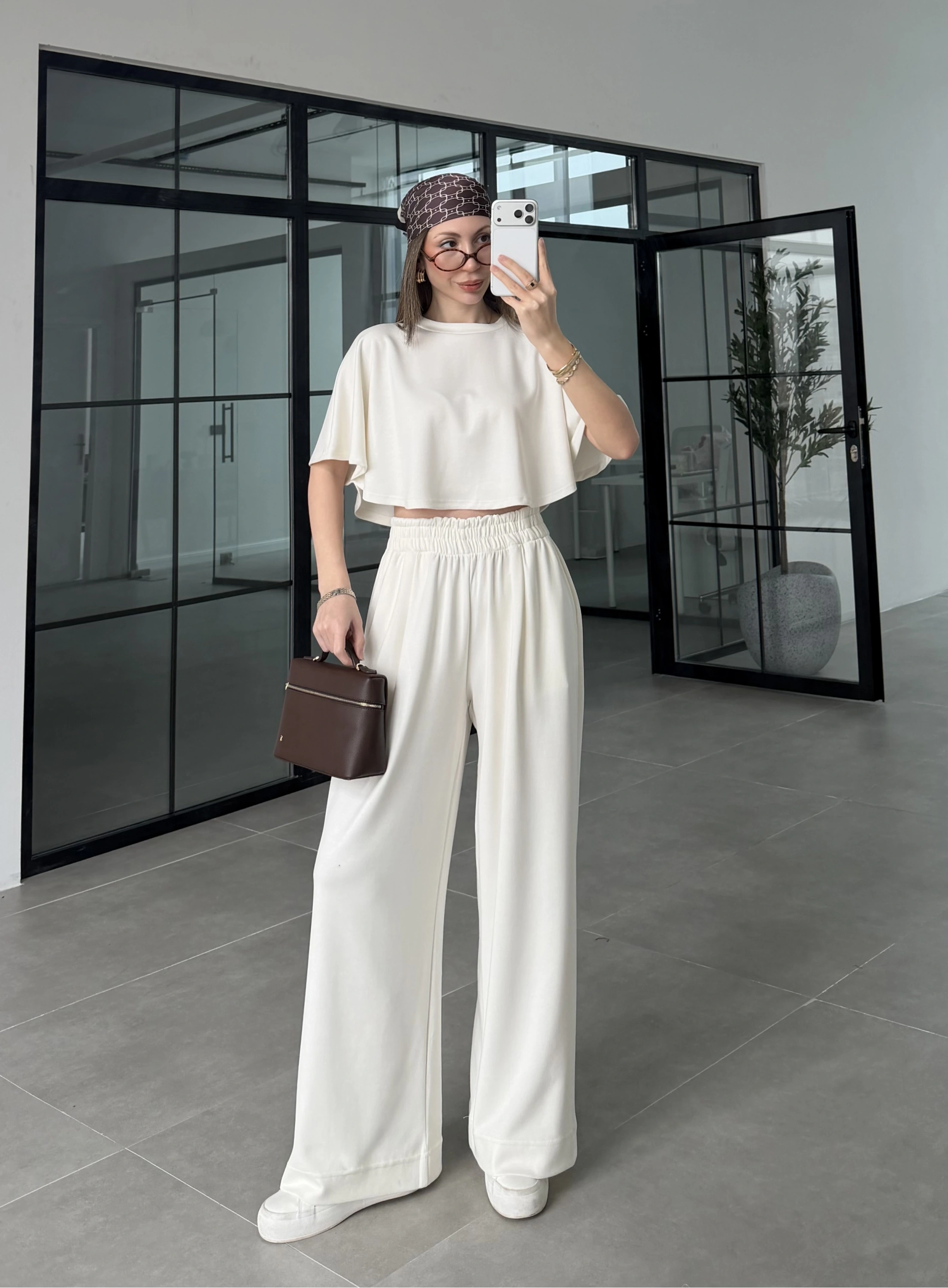 Oysh Modal Kumaş Beli Lastikli Beyaz Crop Takım