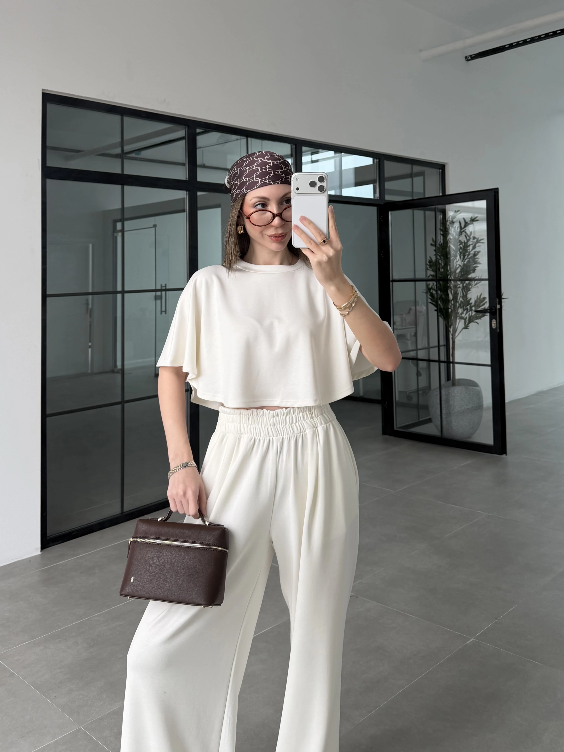 Oysh Modal Kumaş Beli Lastikli Beyaz Crop Takım