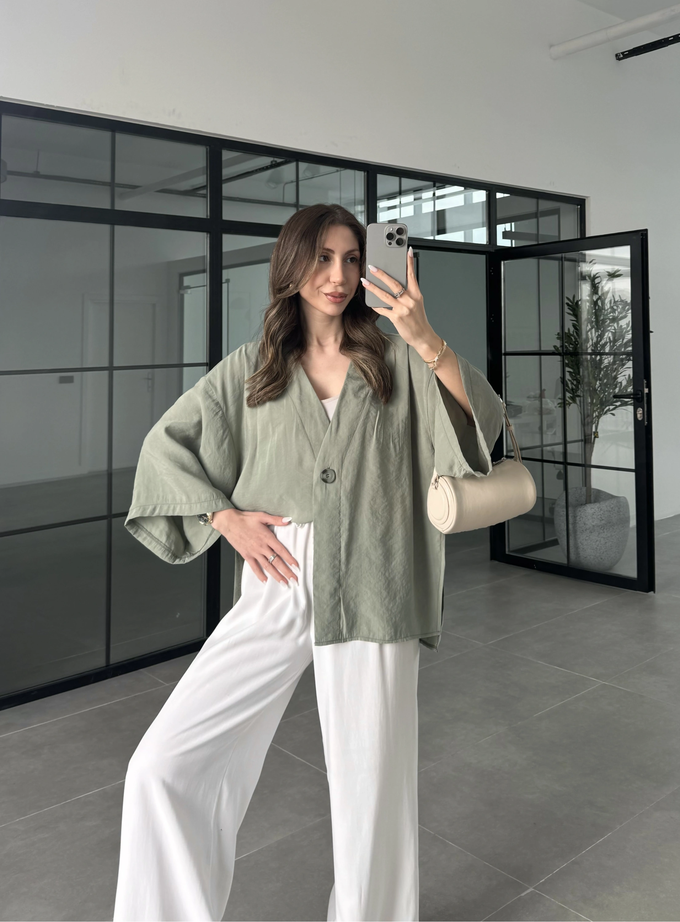 Sofi Tek Düğme Oversize Tensel Çağla Gömlek