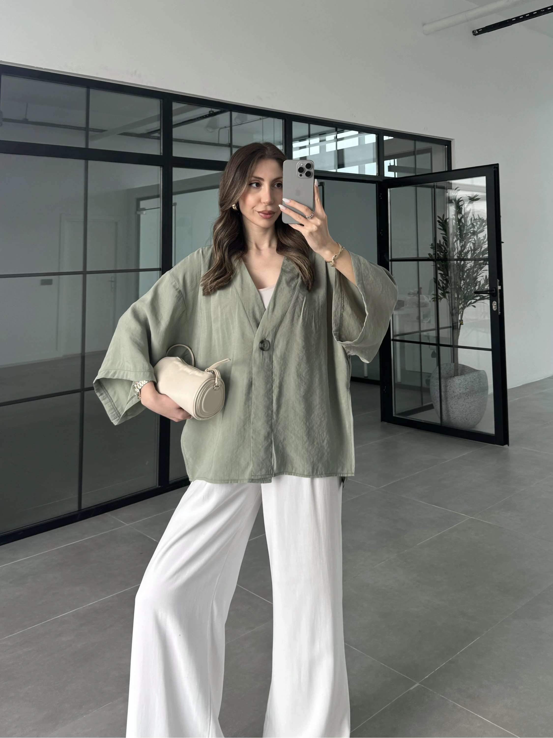 Sofi Tek Düğme Oversize Tensel Çağla Gömlek