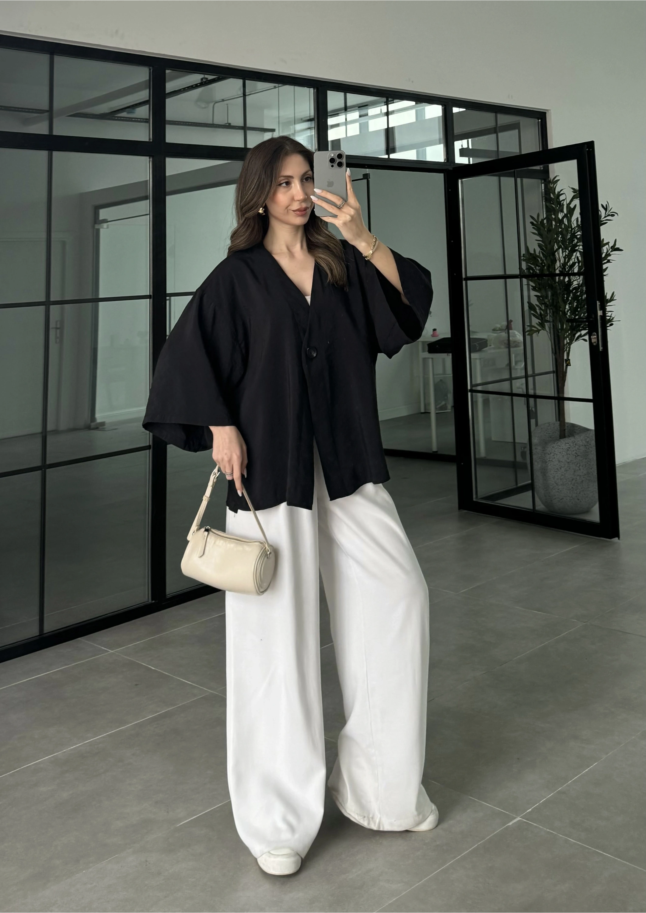 Sofi Tek Düğme Oversize Tensel Siyah Gömlek