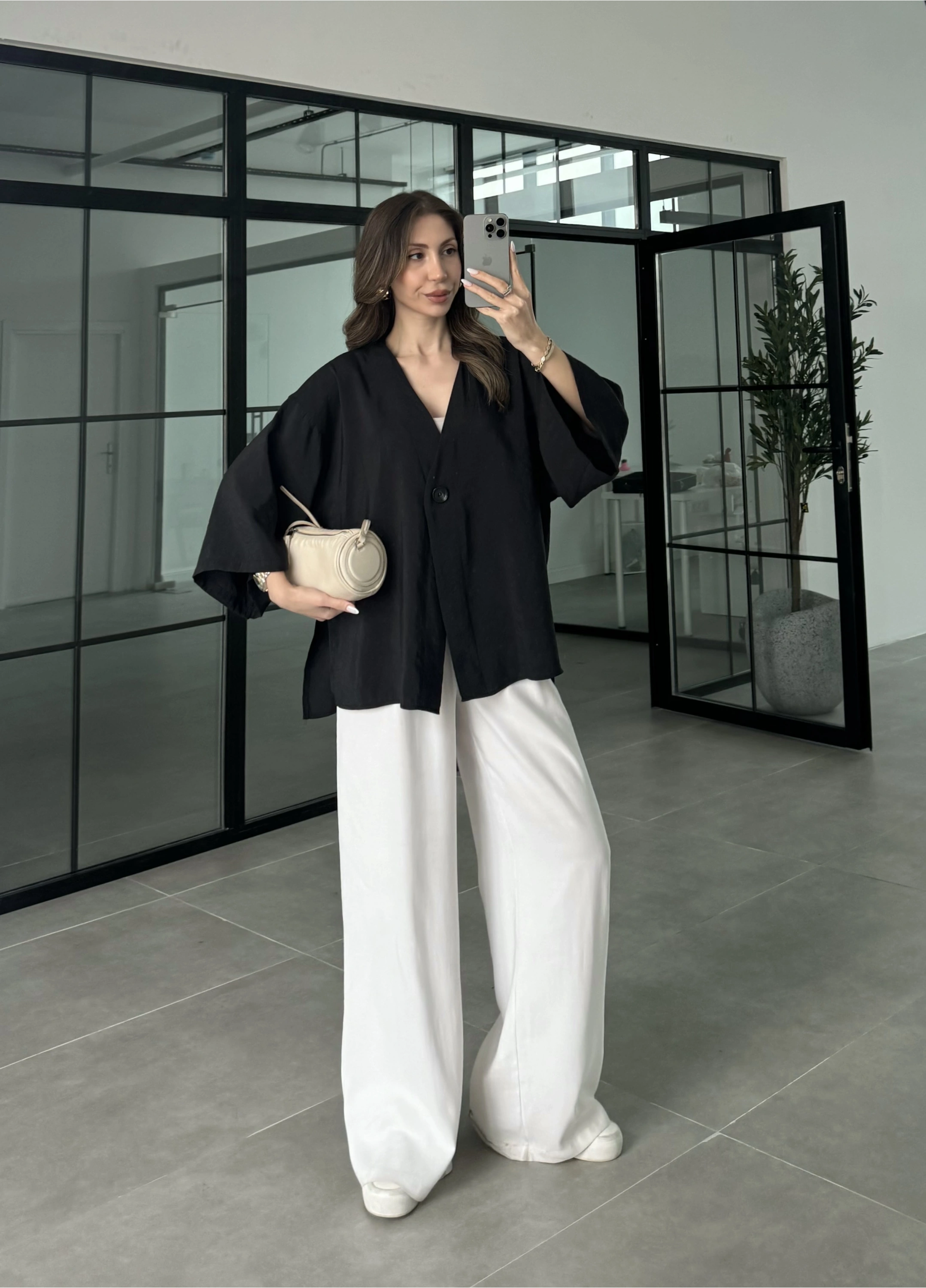 Sofi Tek Düğme Oversize Tensel Siyah Gömlek
