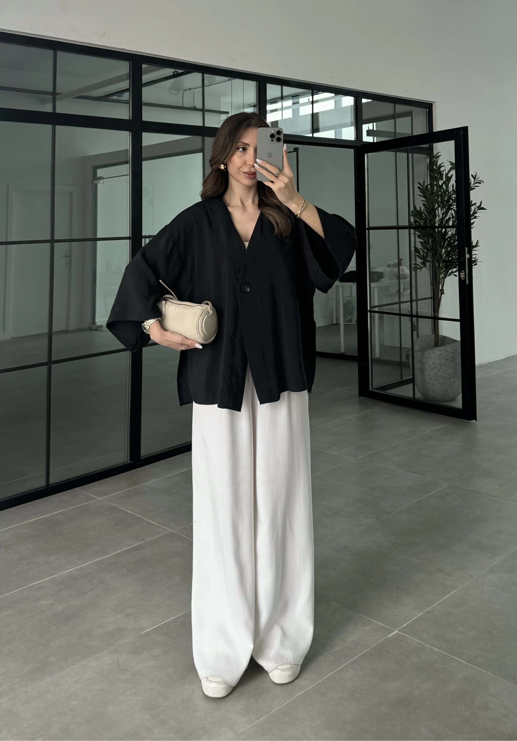Sofi Tek Düğme Oversize Tensel Siyah Gömlek