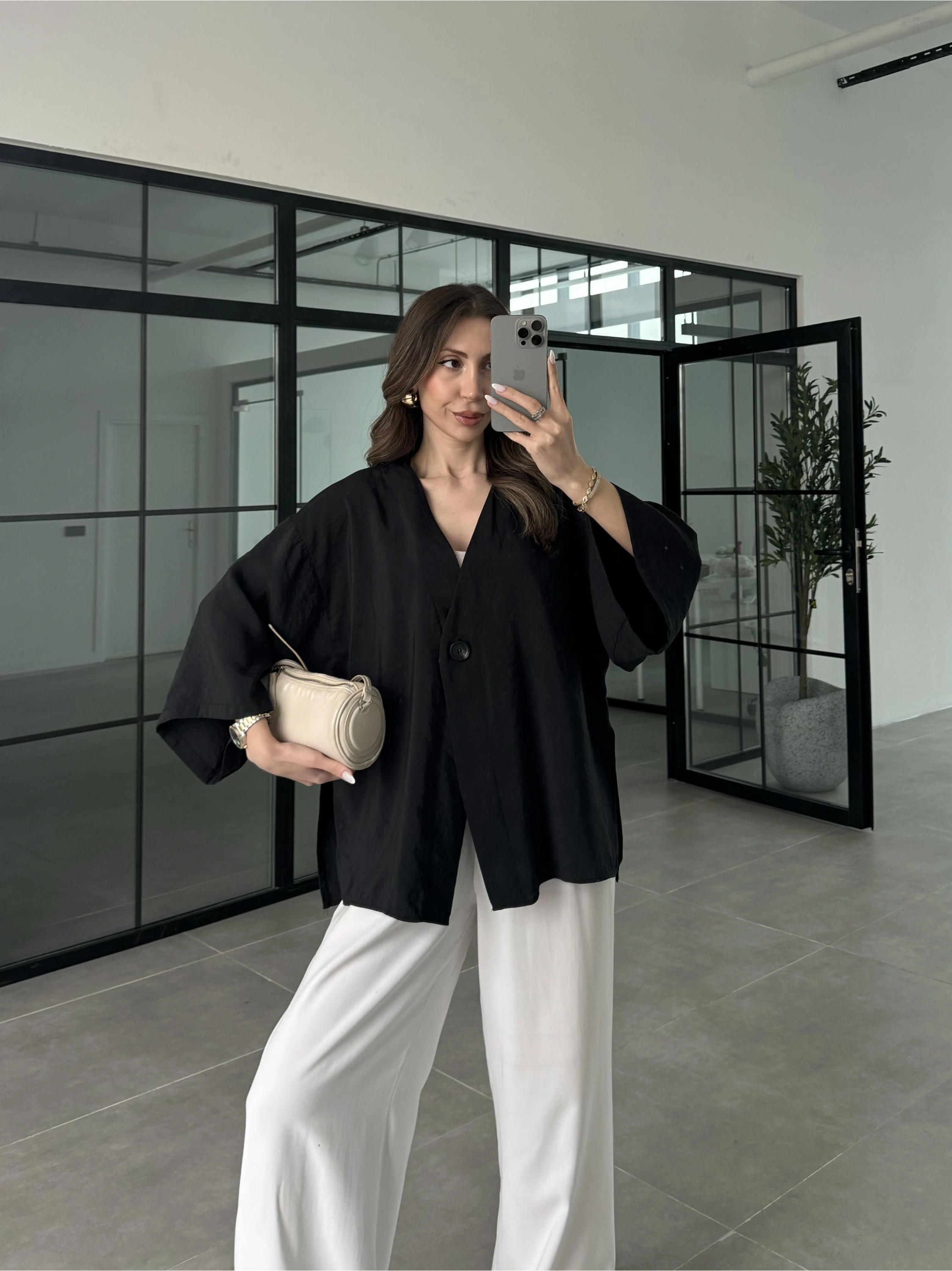 Sofi Tek Düğme Oversize Tensel Siyah Gömlek
