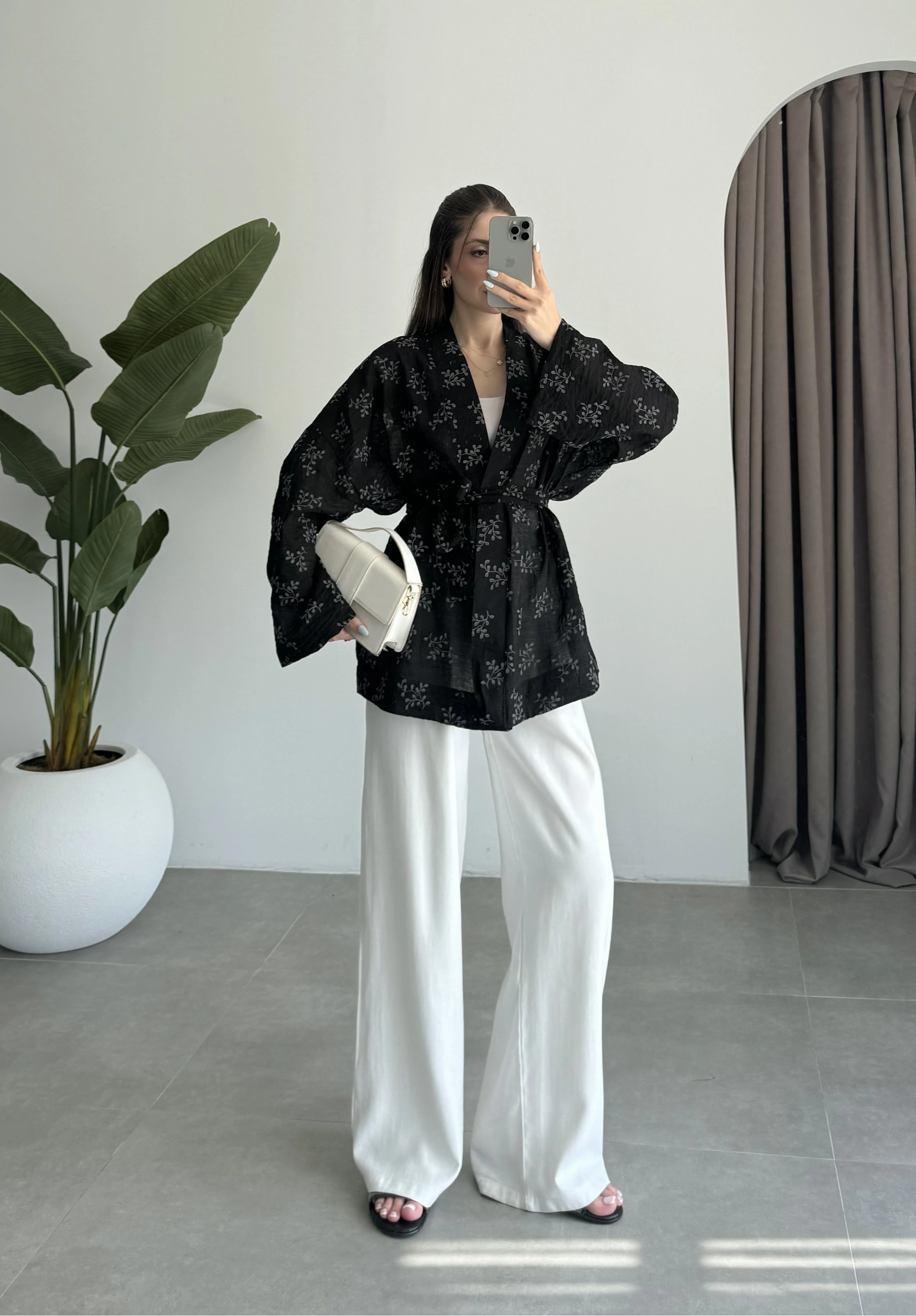 Nakış Baskılı Kuşaklı Siyah Kimono