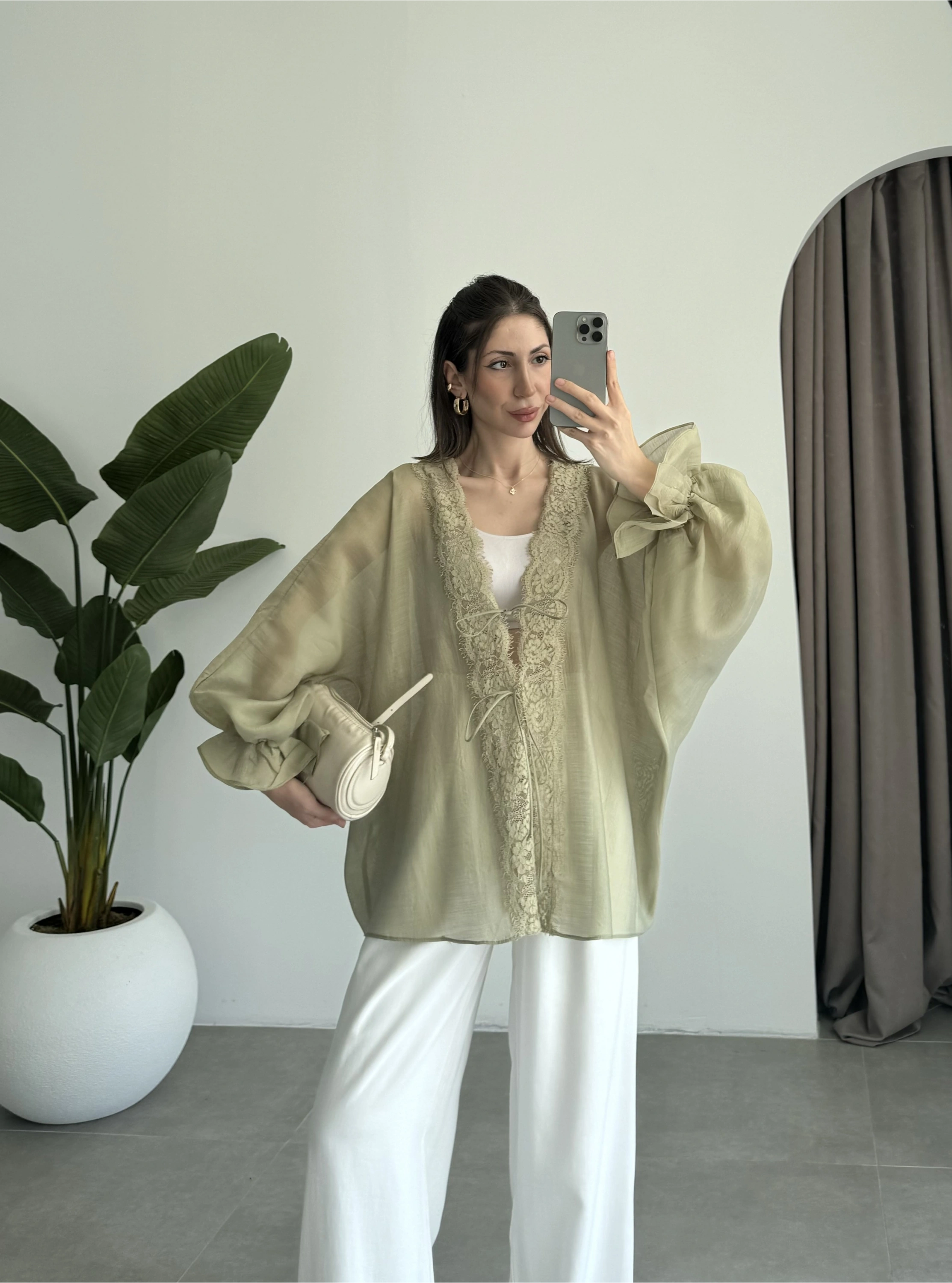 Pera Dantelli Adaçayı Yeşili Kimono Gömlek