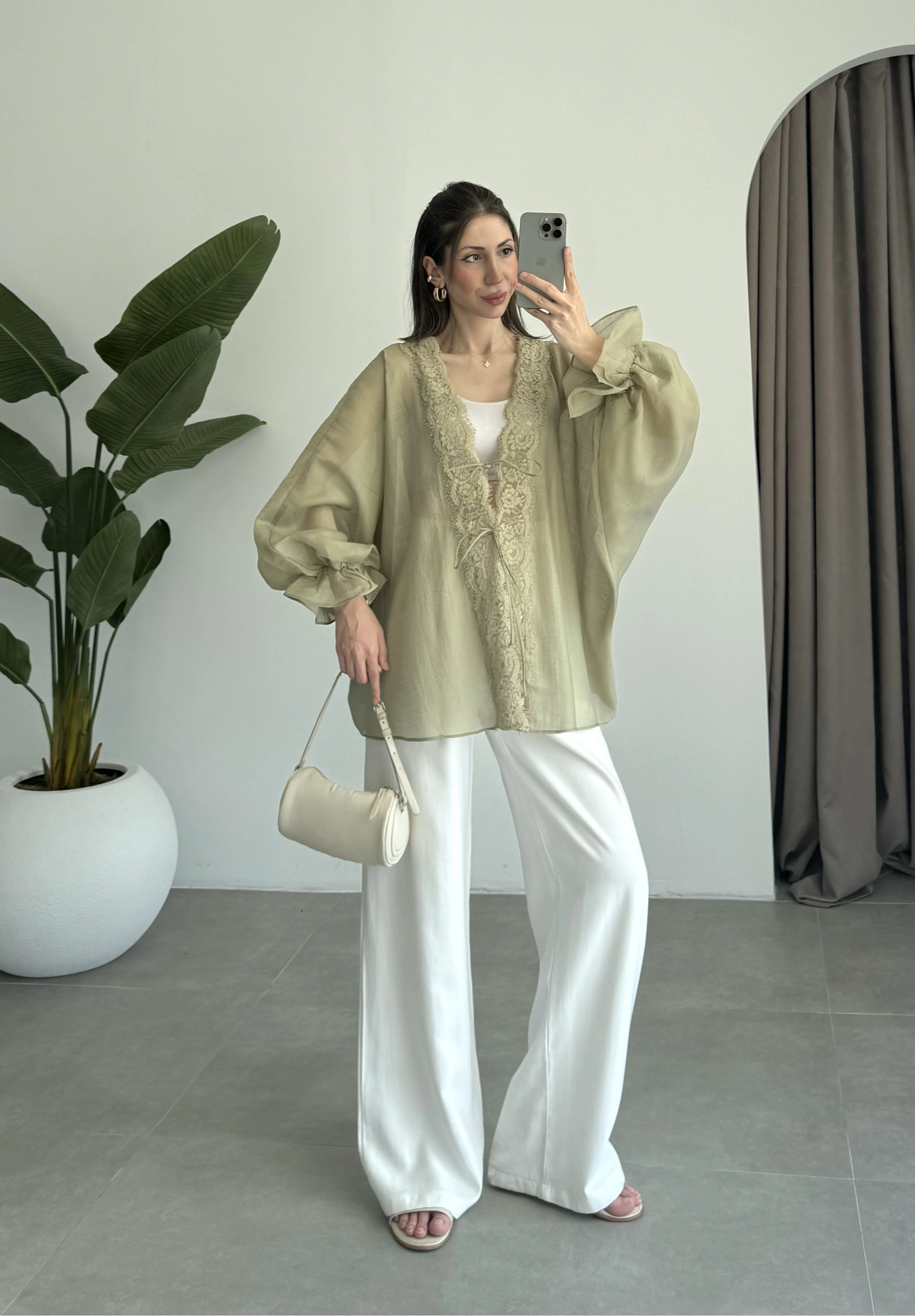 Pera Dantelli Adaçayı Yeşili Kimono Gömlek