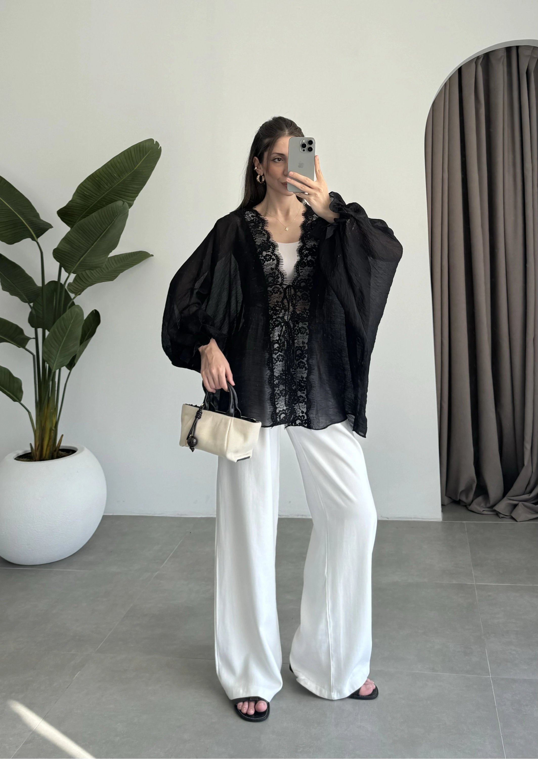 Pera Dantelli Siyah Kimono Gömlek