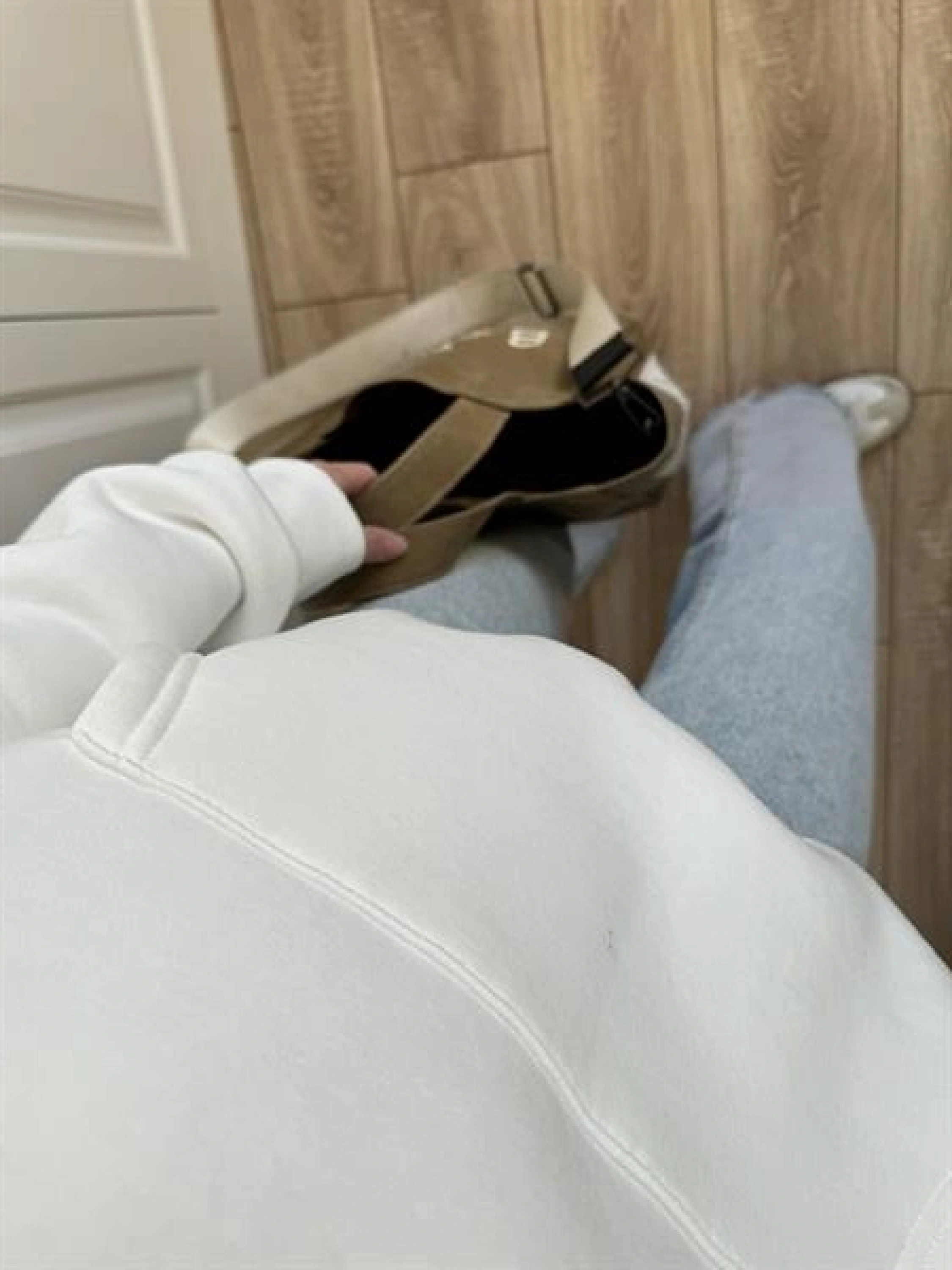 Şardonlu Oversize Beyaz Sweatshirt