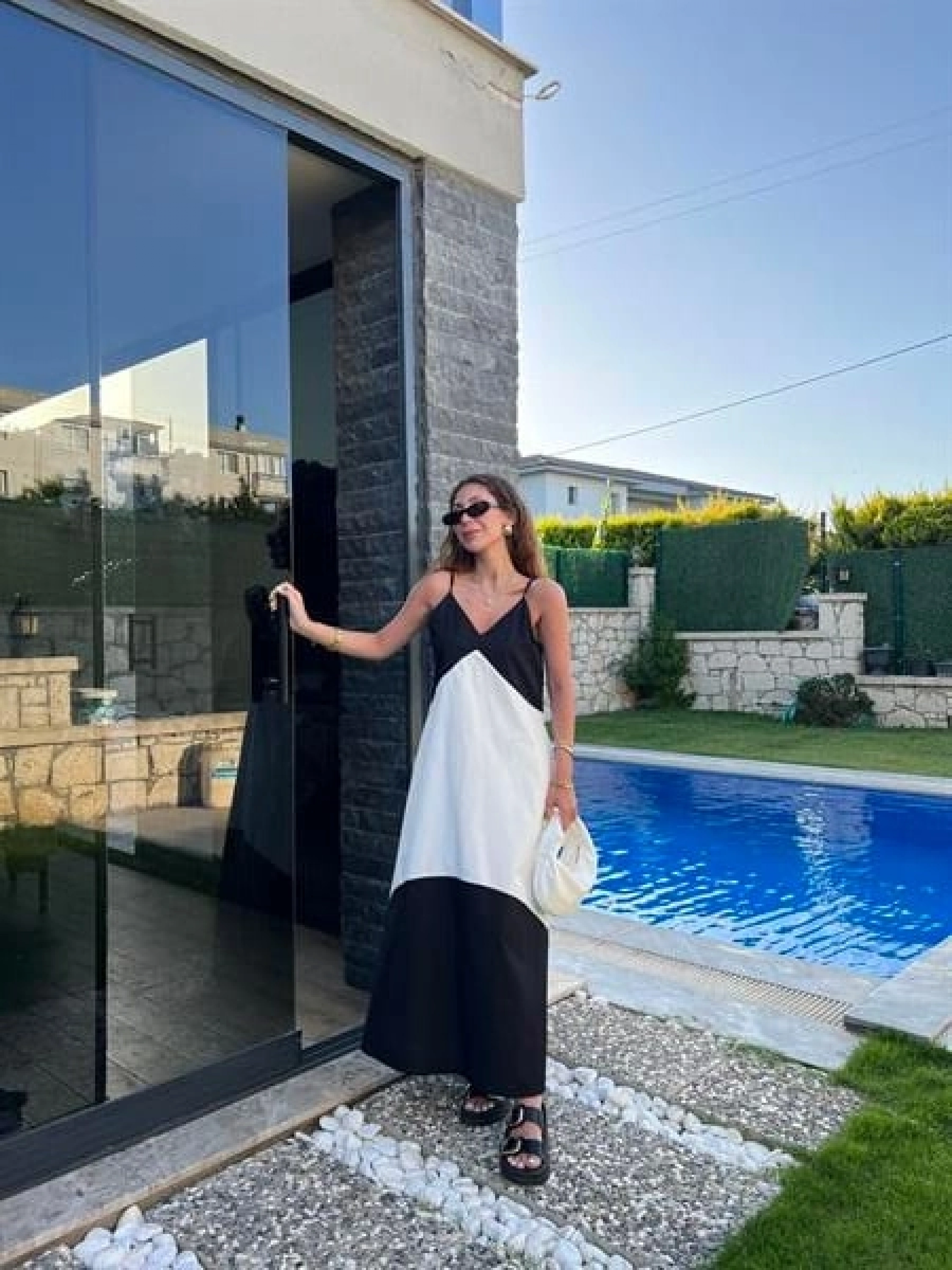 Siyah Beyaz Askılı Poplin Elbise