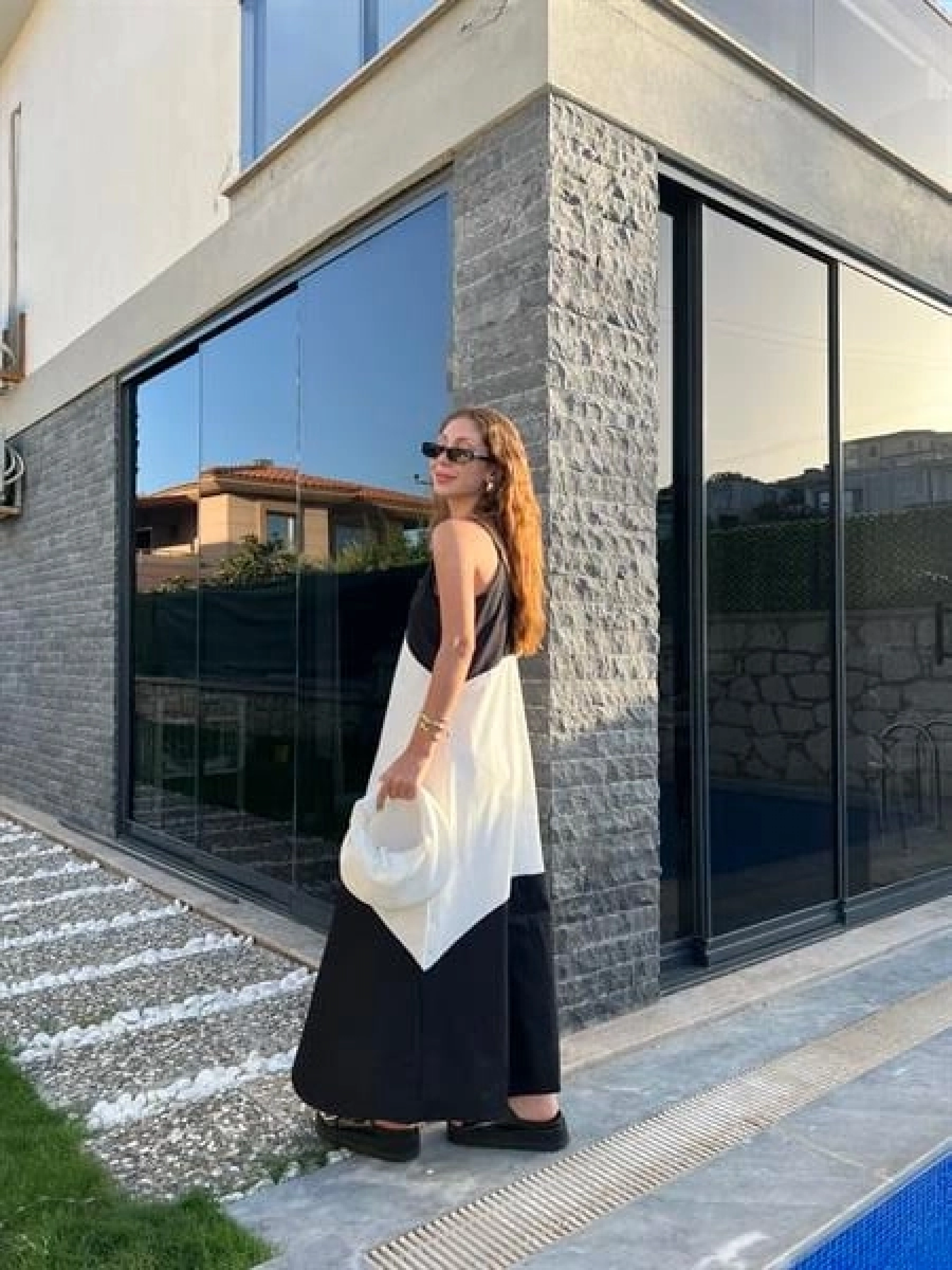 Siyah Beyaz Askılı Poplin Elbise