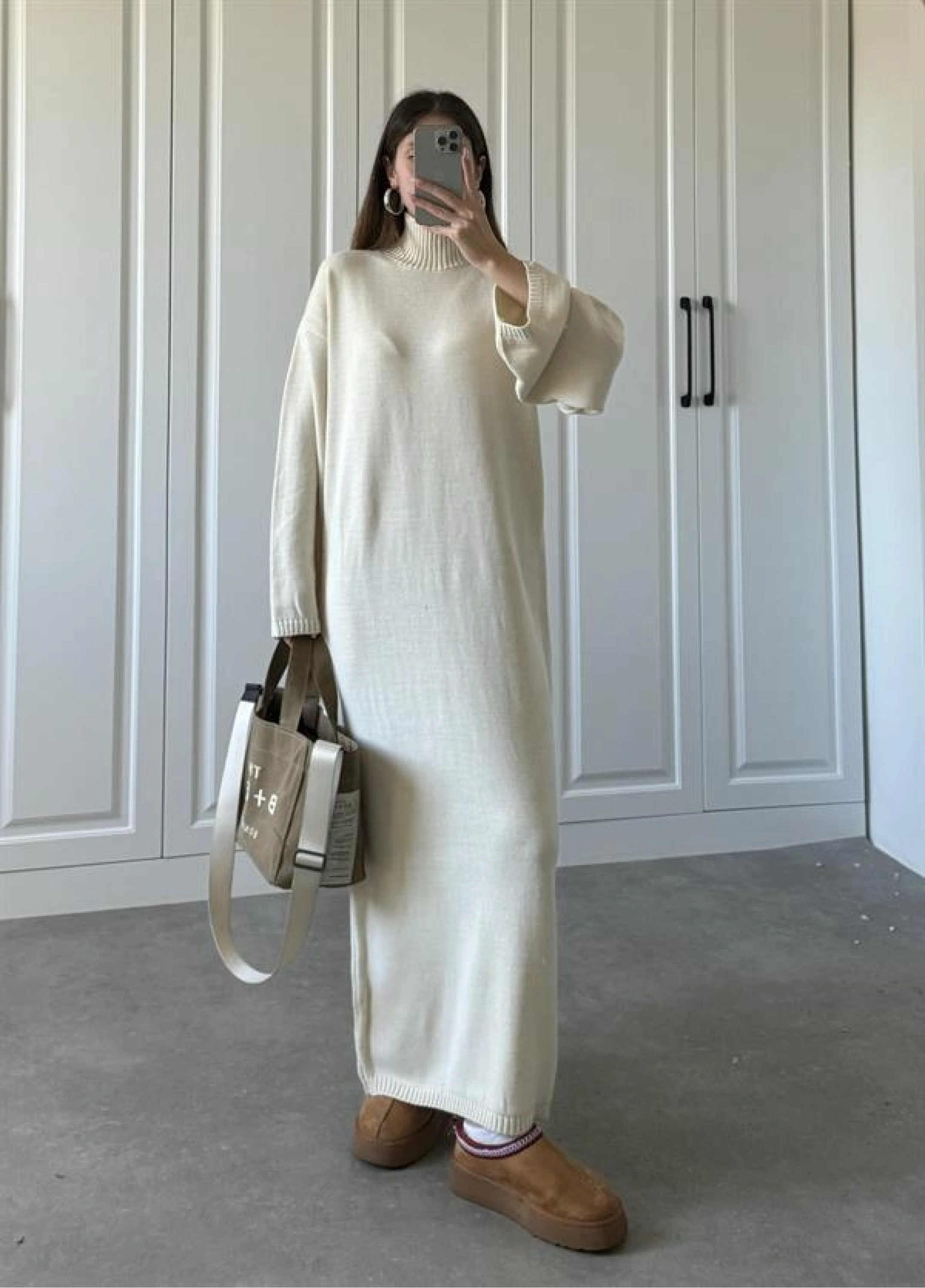 Taş Dik Yaka Oversize Triko Elbise