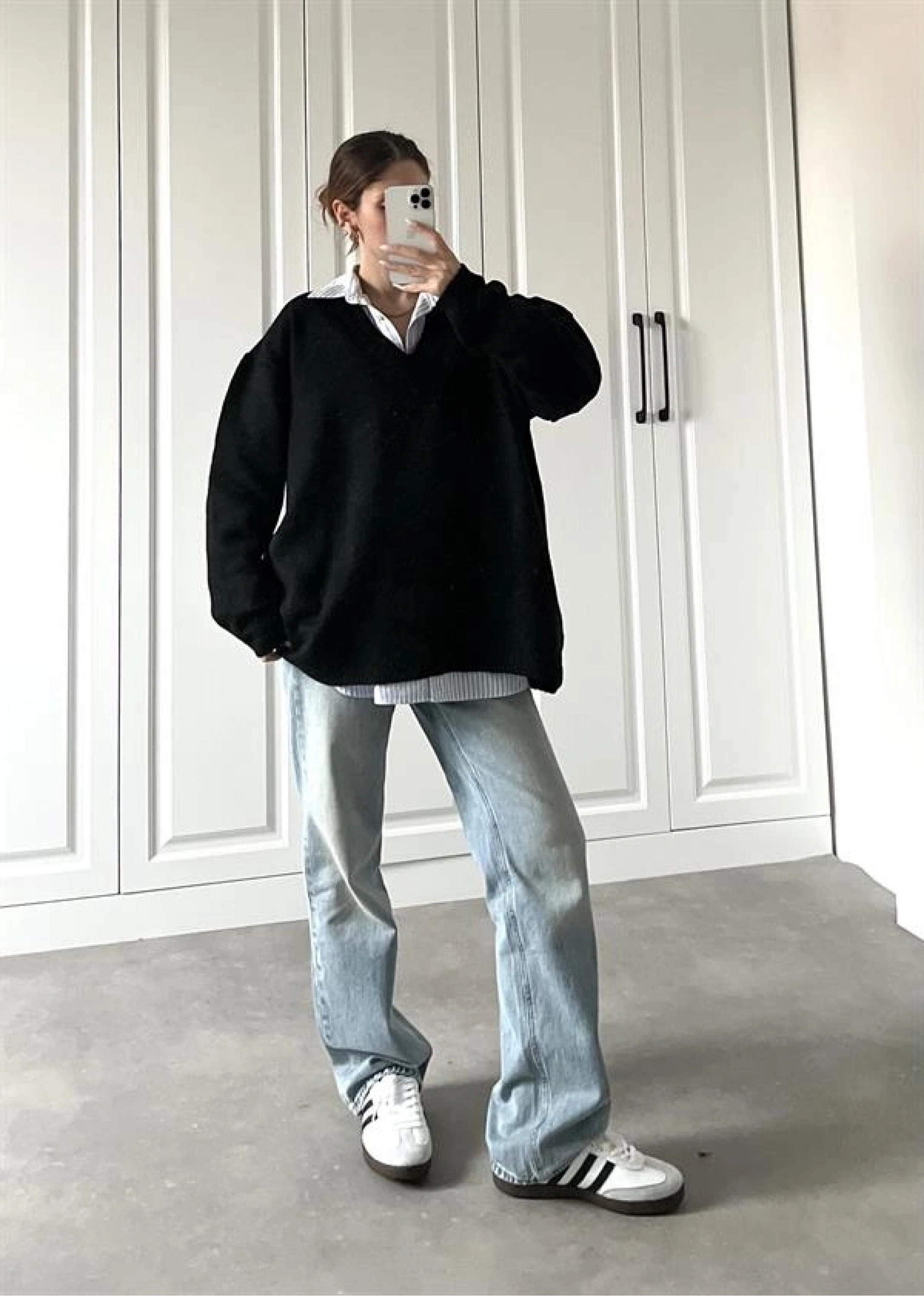 V Yaka Oversize Siyah Basic Kazak