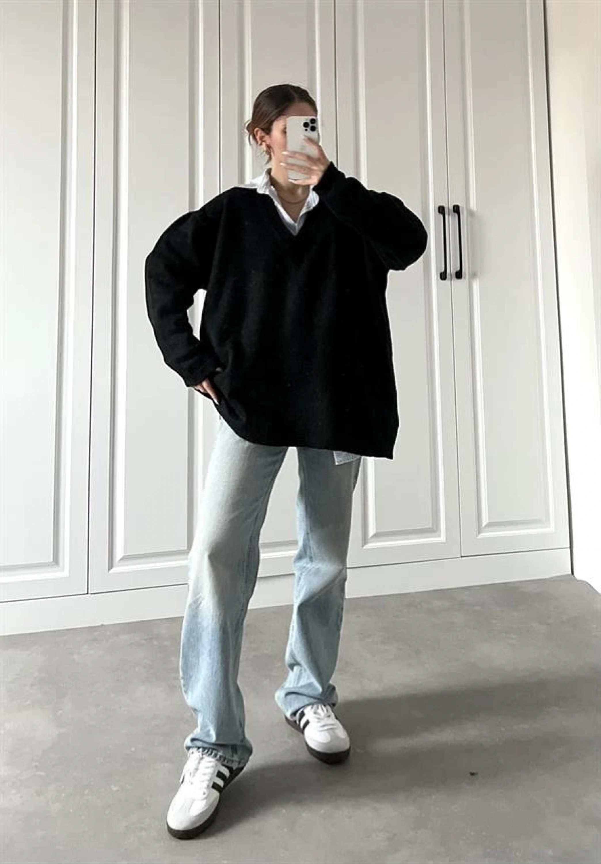 V Yaka Oversize Siyah Basic Kazak