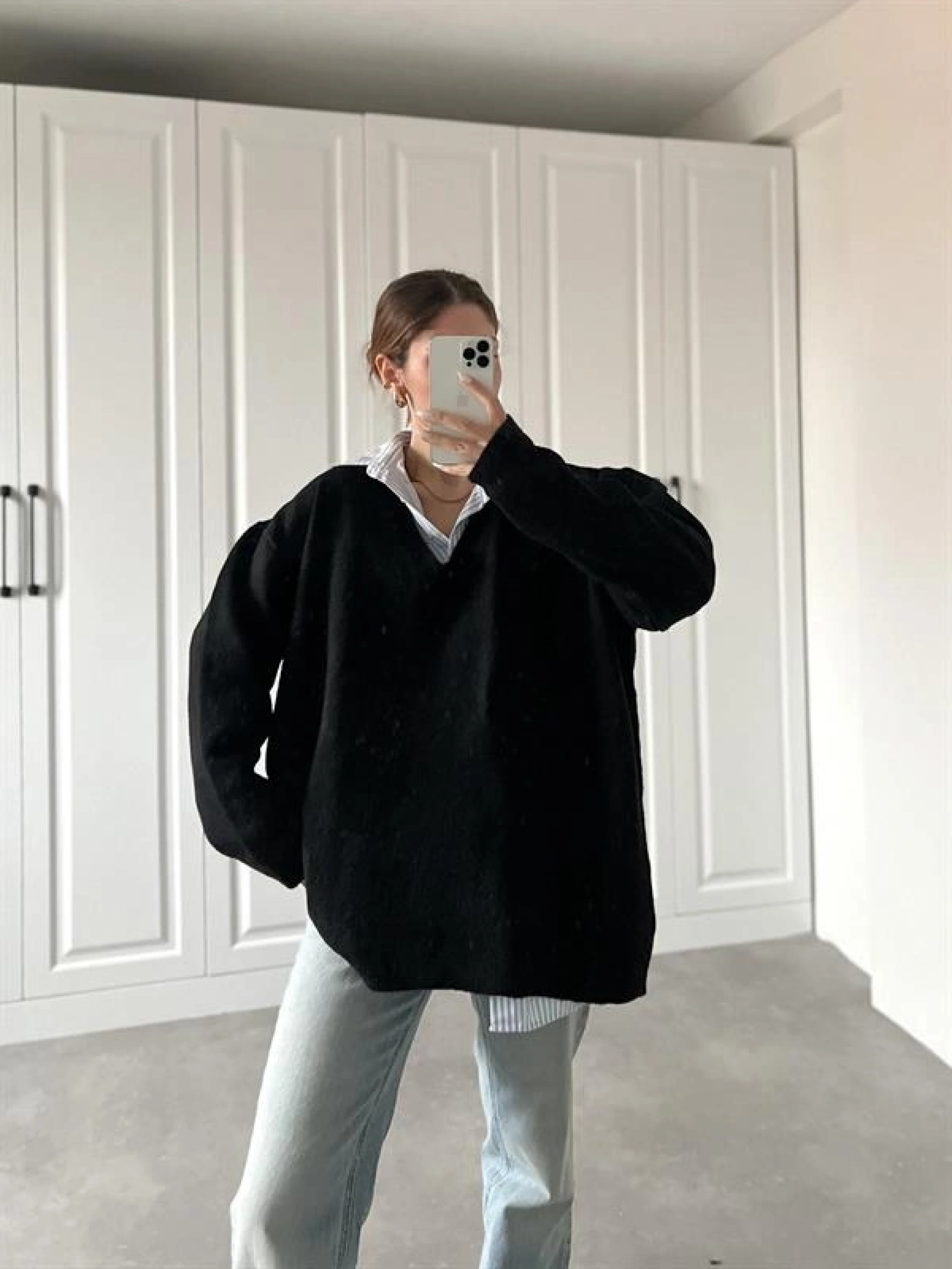 V Yaka Oversize Siyah Basic Kazak
