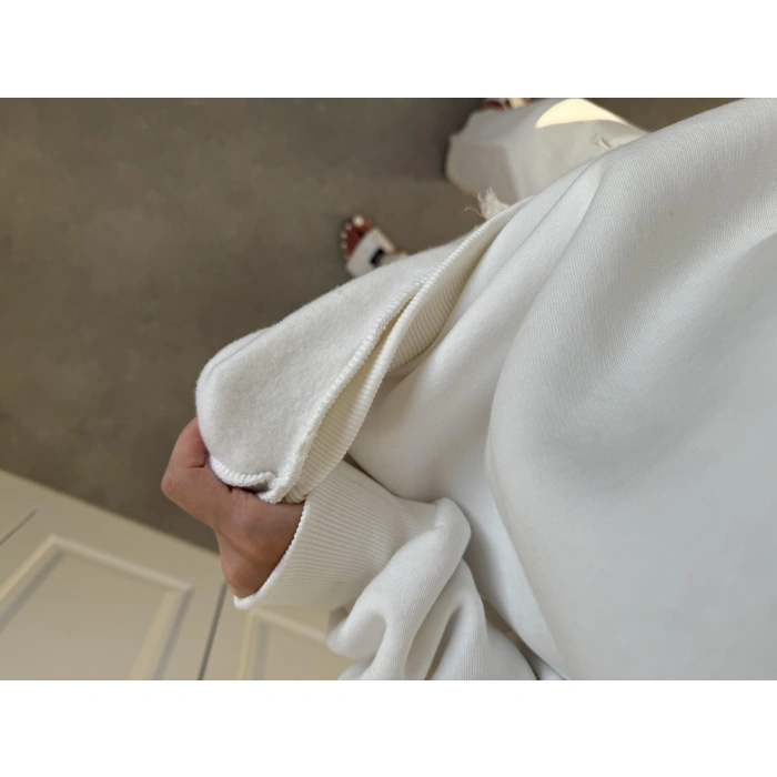 Beyaz Yakalı Şardonlu Sweat