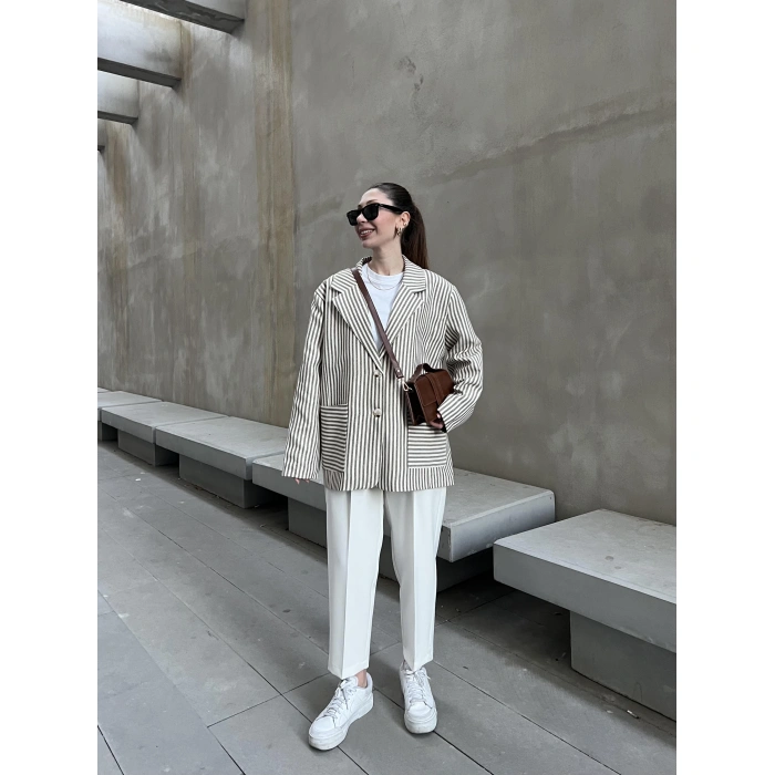 Kemerli Beyaz Havuç Kumaş Pantolon