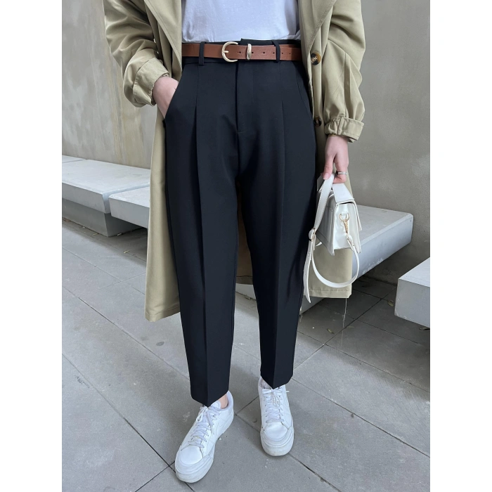 Kemerli Siyah Havuç Kumaş Pantolon