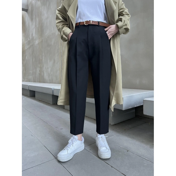 Kemerli Siyah Havuç Kumaş Pantolon