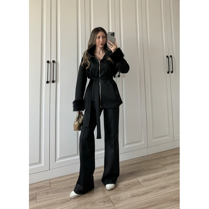 Kolları Kürk Detaylı Siyah Spor Takım