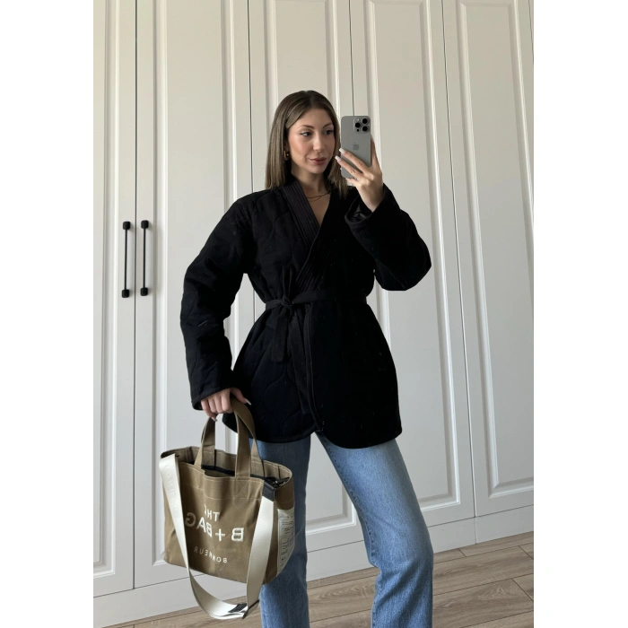 Kuşaklı Astarlı Siyah Kapitone Ceket