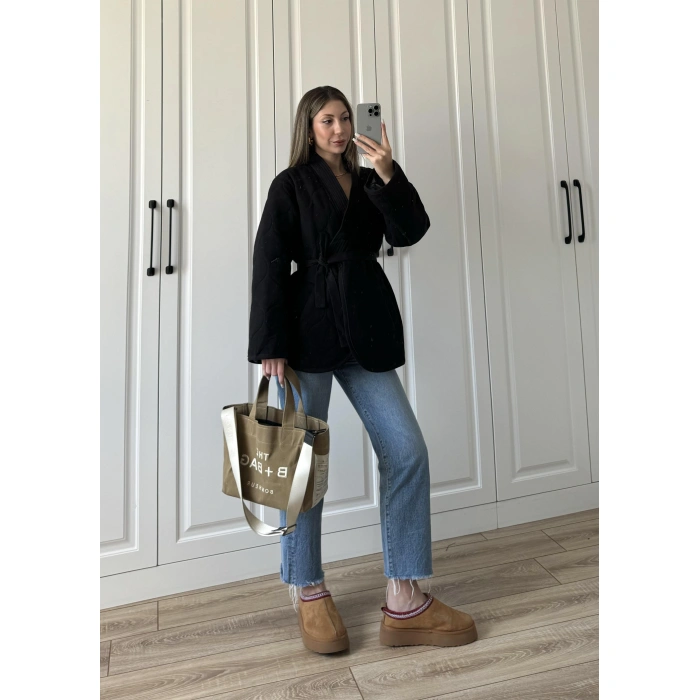 Kuşaklı Astarlı Siyah Kapitone Ceket