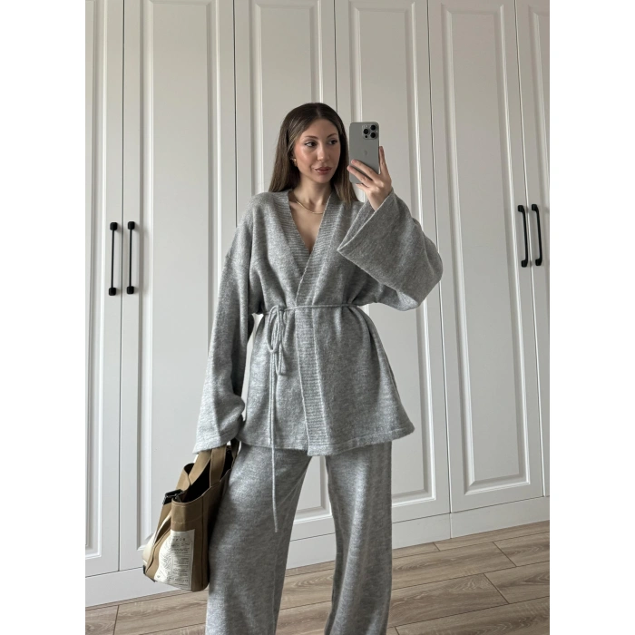 Luvre Bağlamalı Gri Triko Takım