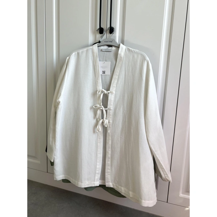 Önü Bağlamalı Beyaz Keten Kimono