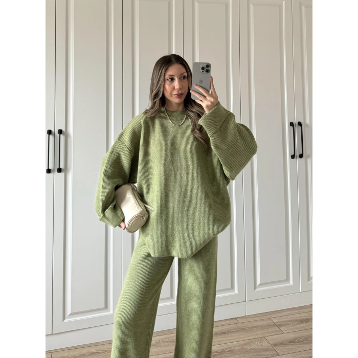 Sık Dokuma Tok Nude Yeşili Triko Takım