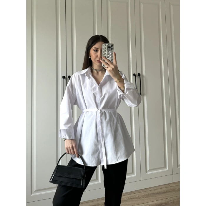 Tina İnce Kemerli Beyaz Gömlek