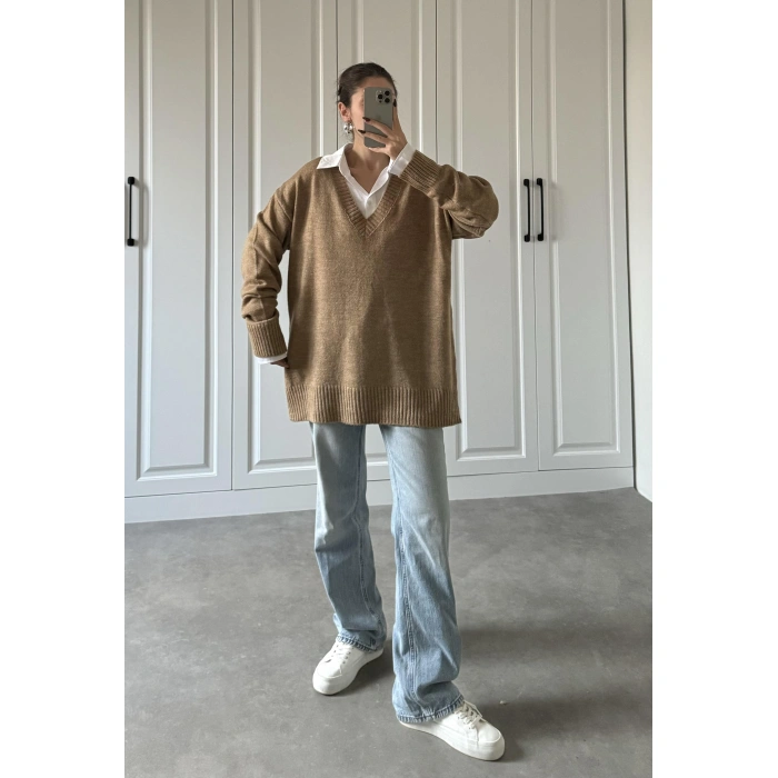 V Yaka Oversize Camel Triko Kazak