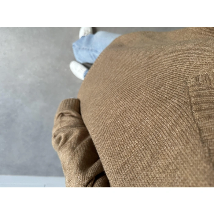 V Yaka Oversize Camel Triko Kazak